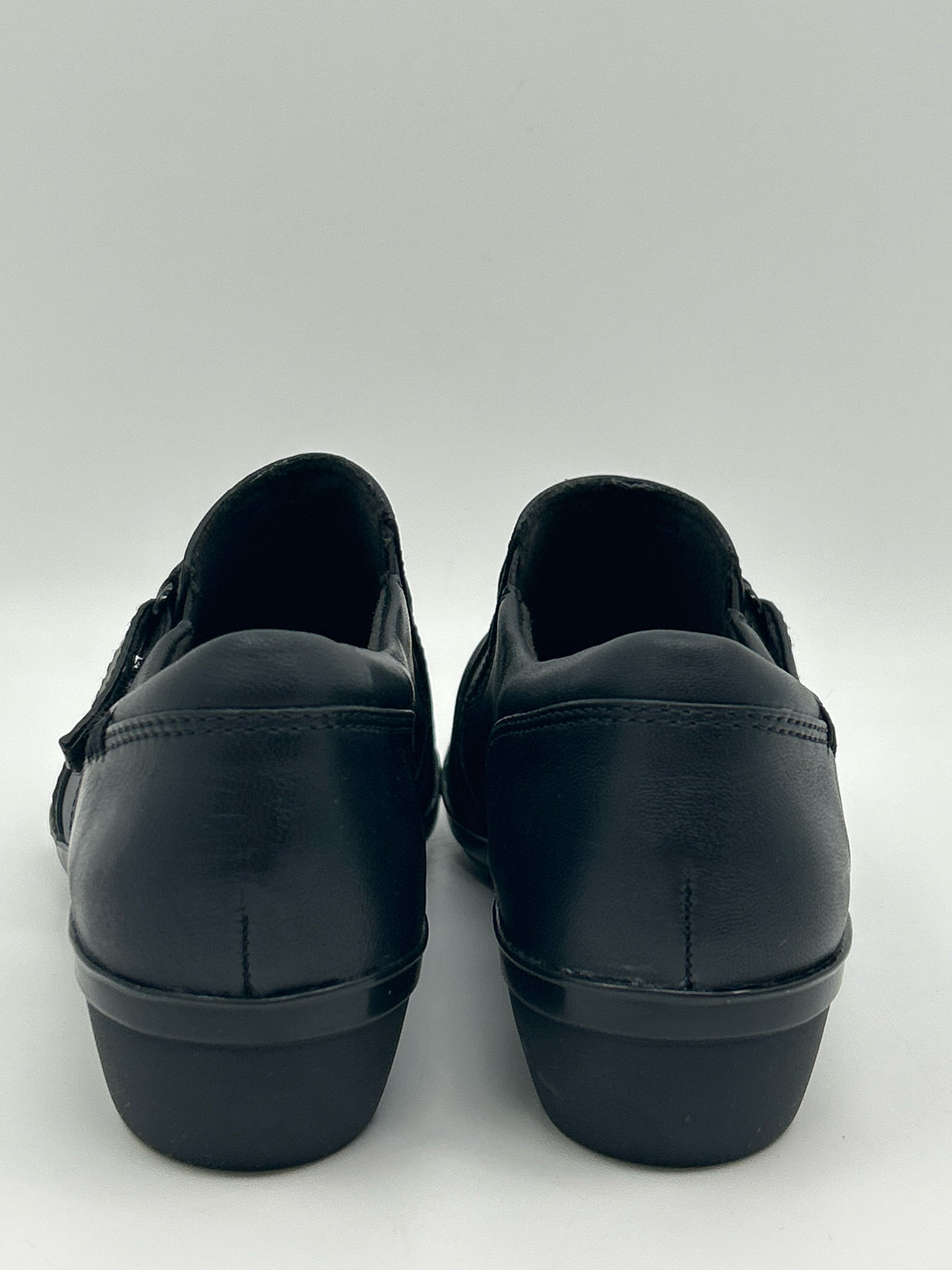 CLARKS Size 7 Black Women Shoes