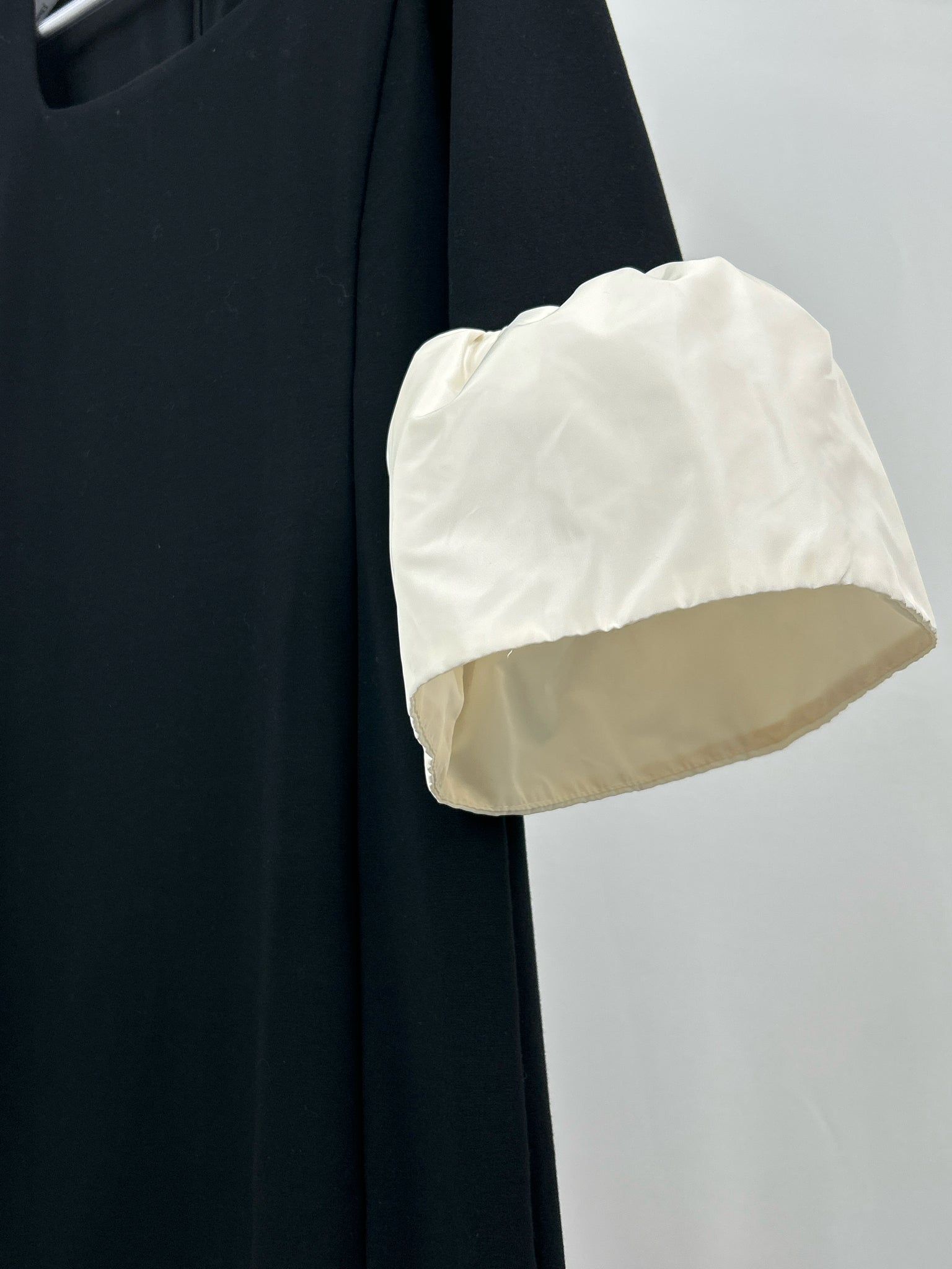 LOFT Size 12P Black and White Women Dress