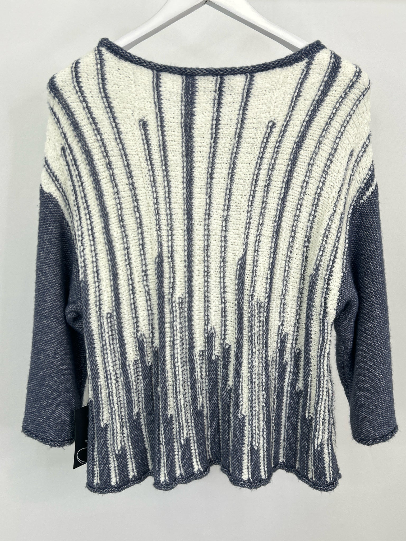 OLIVIA BY HABITAT CLOTHES Size S WHITE AND BLUE Women Sweater