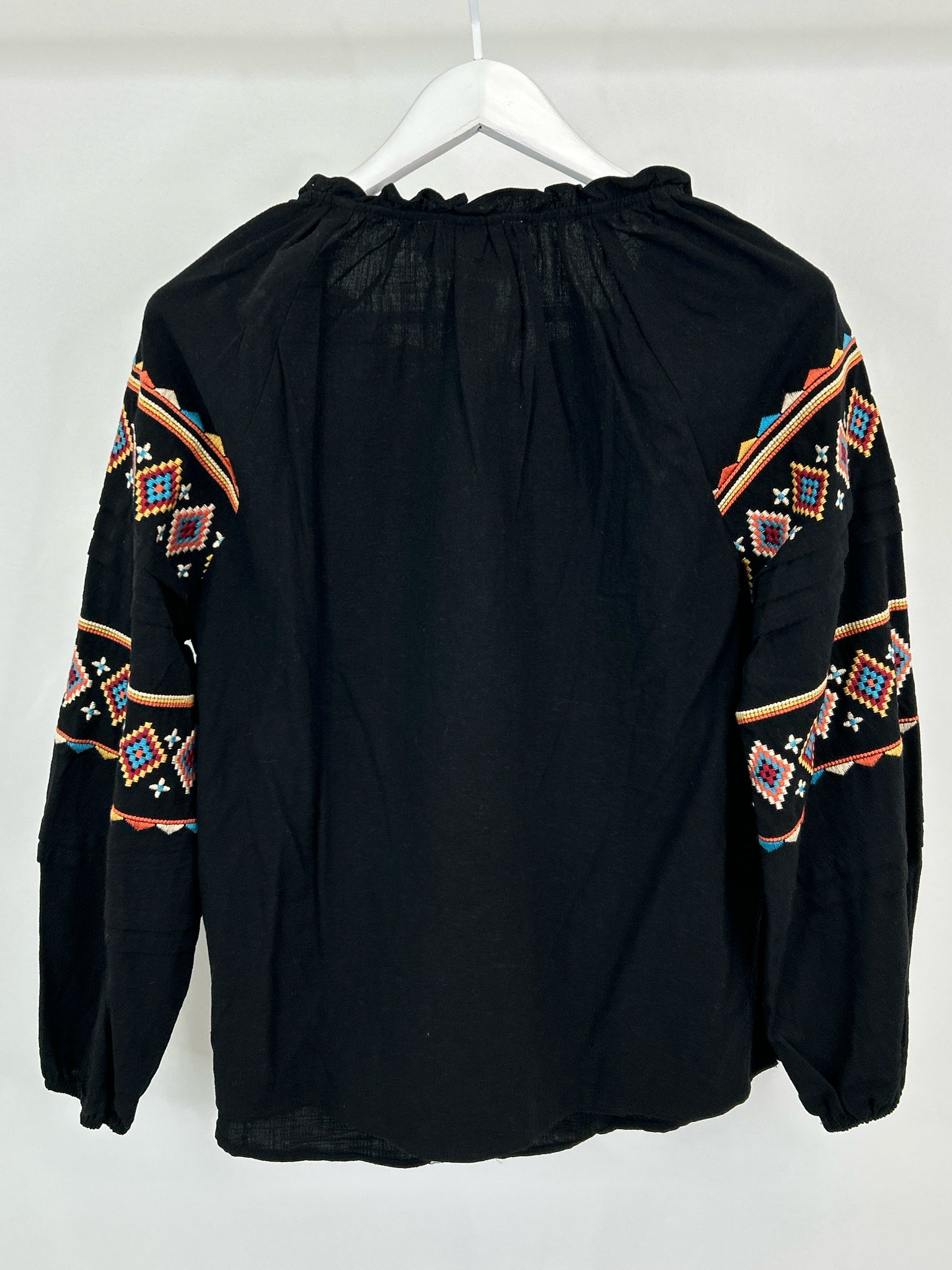 SAVANNA JANE NWT Size S Black Floral Women Top