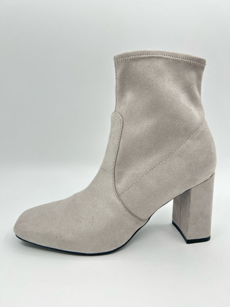 MARC FISHER Women Size 9.5M light grey Booties