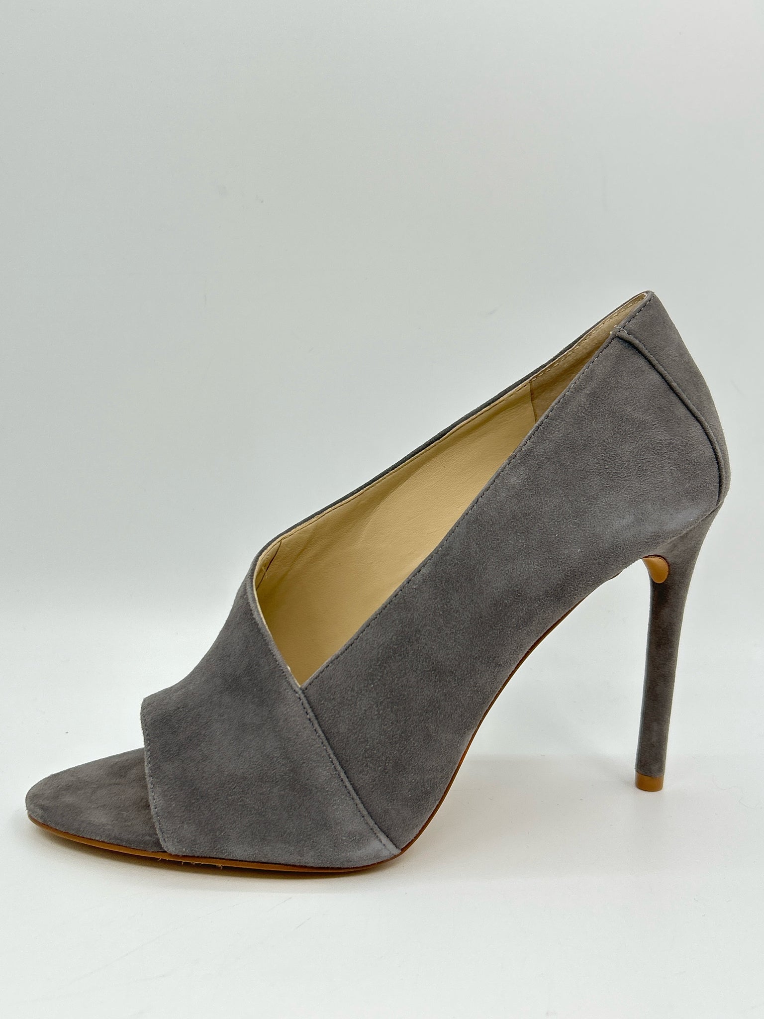 VINCE CAMUTO Size 8.5M Grey Women Pumps