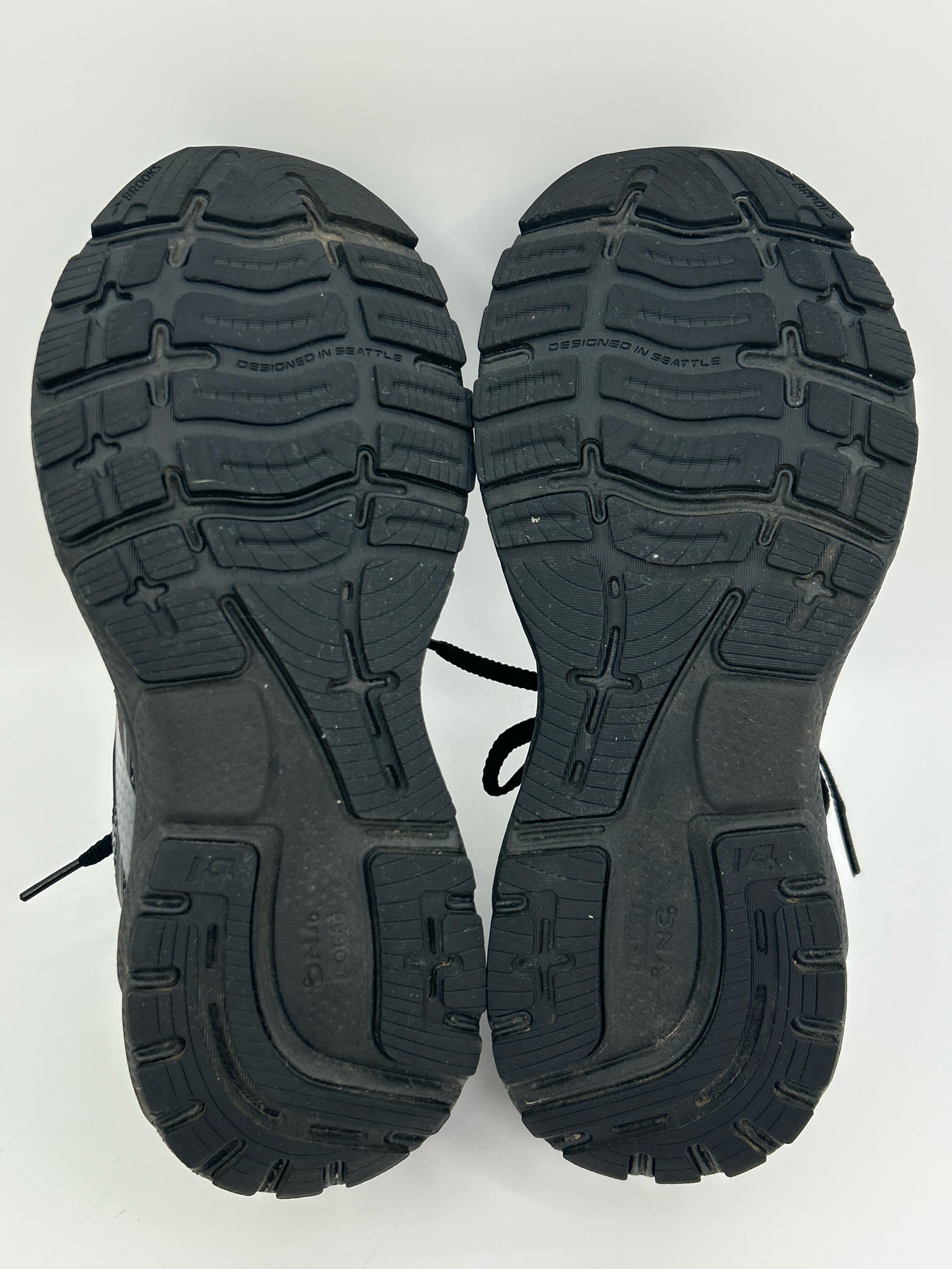 BROOKS Size 8.5B Black Women Sneakers