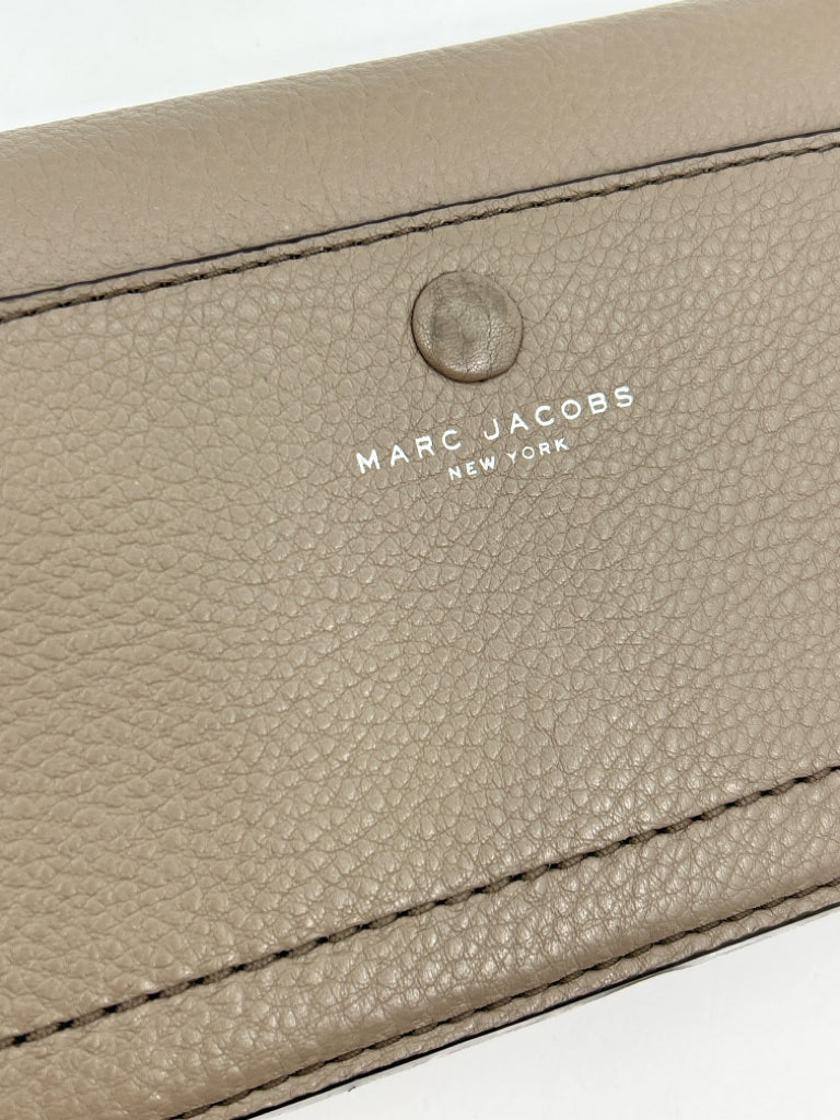 MARC JACOBS Taupe Purse