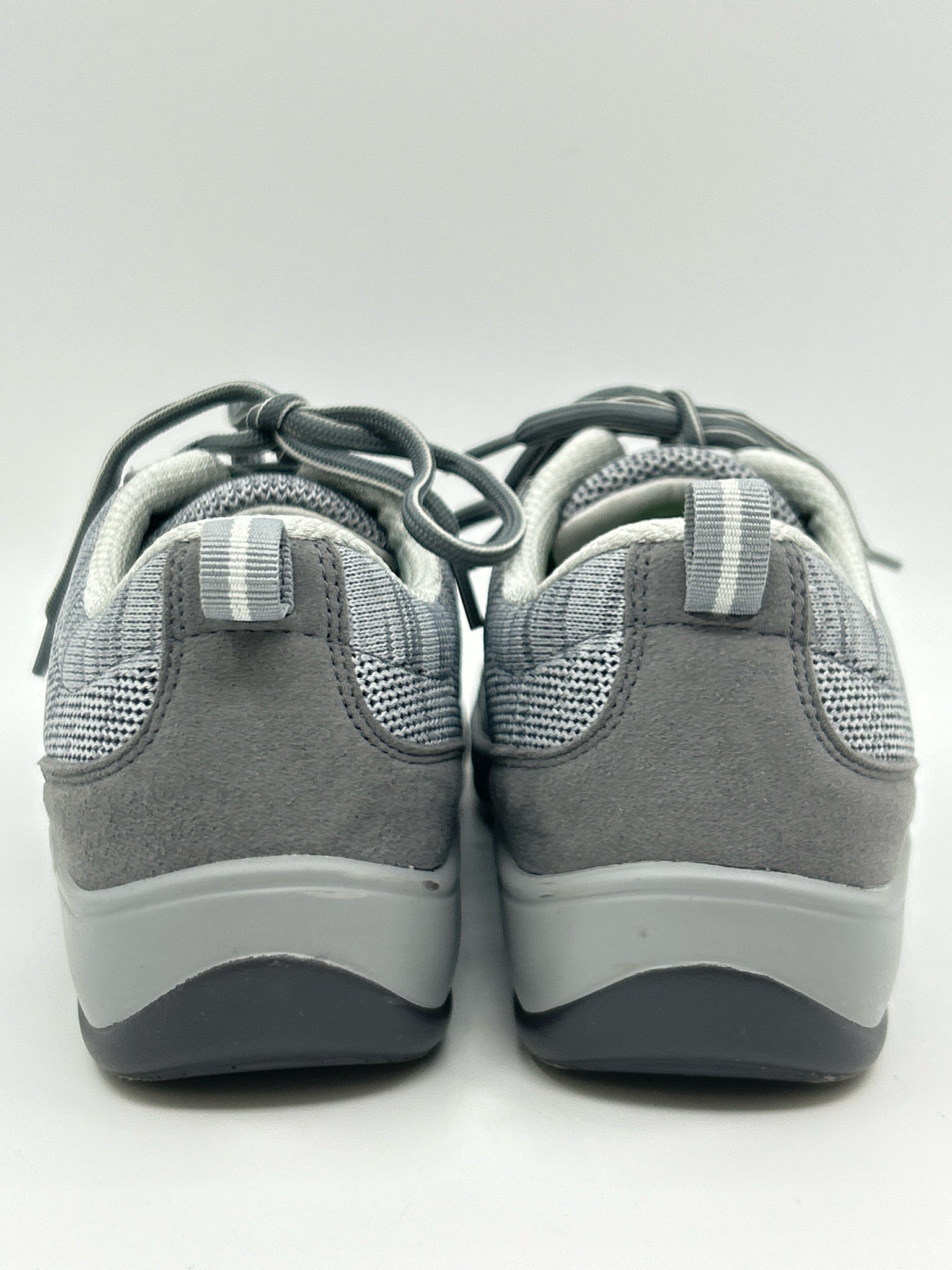 ORTHOFEET Size 8B Grey Women Sneakers