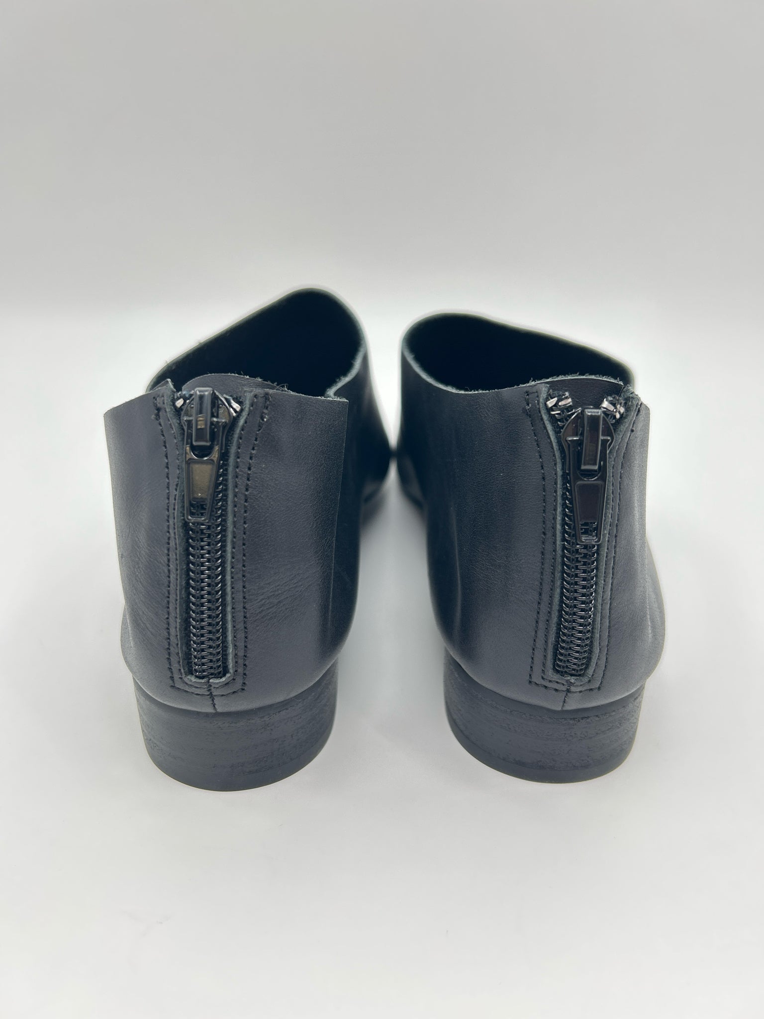 CHOCOLAT BLU Size 10 Black Women Loafer