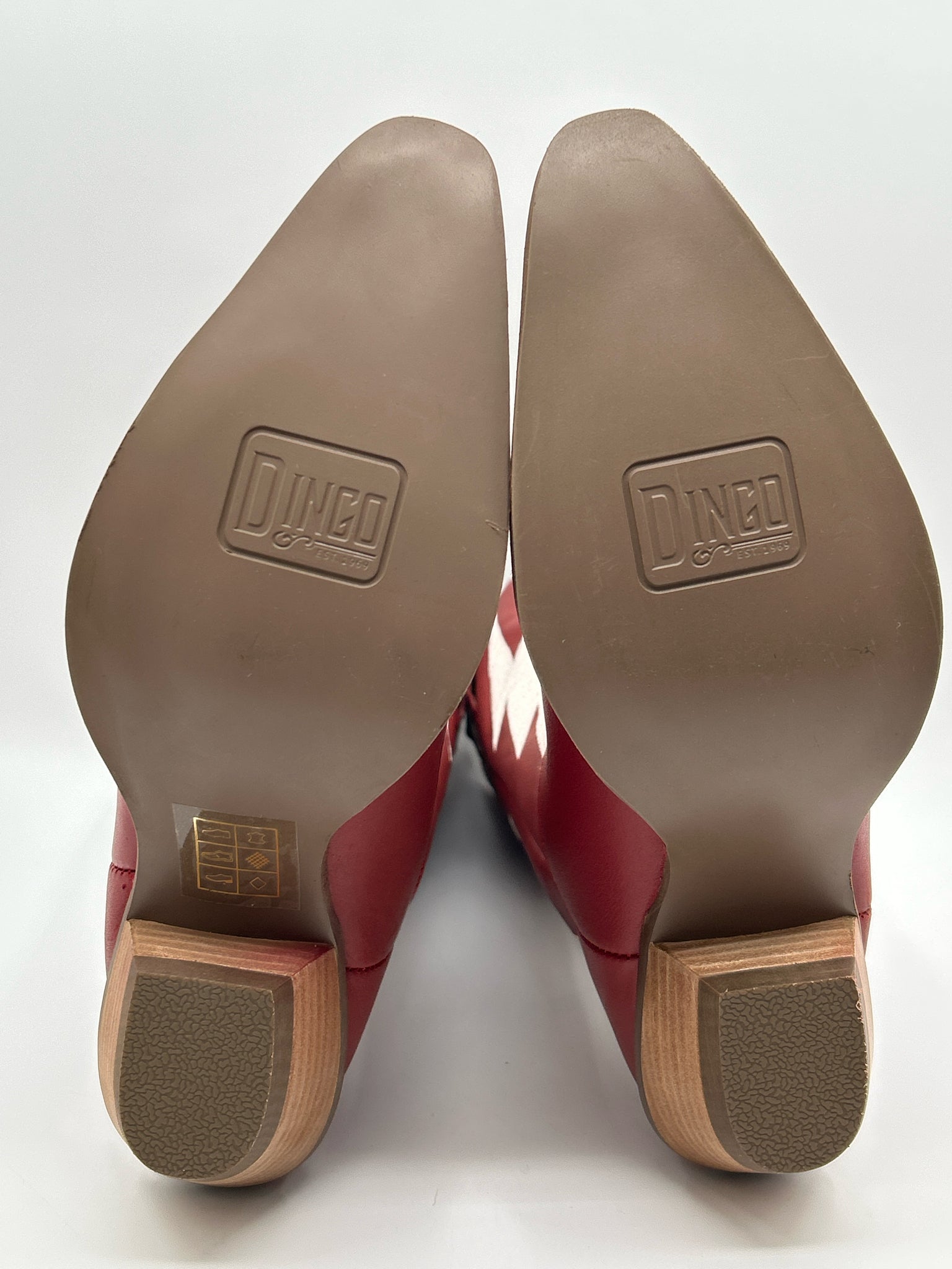 DINGO Size 7.5M red and white Women Boots