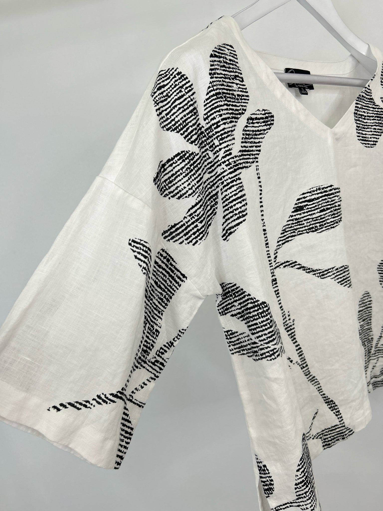 OLIVIA BY HABITAT CLOTHES Size S White and black Women Top