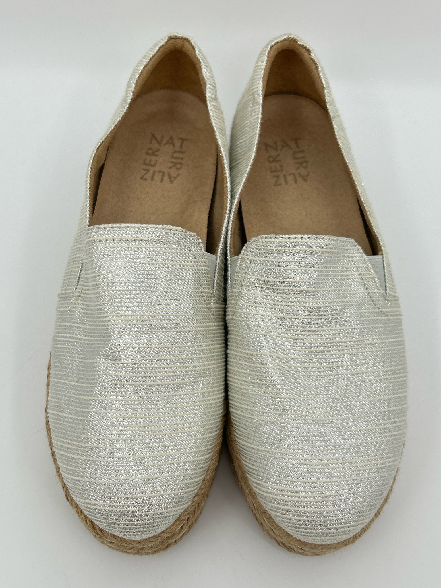 NATURALIZER Size 7.5M Silver Metallic Women's Flats