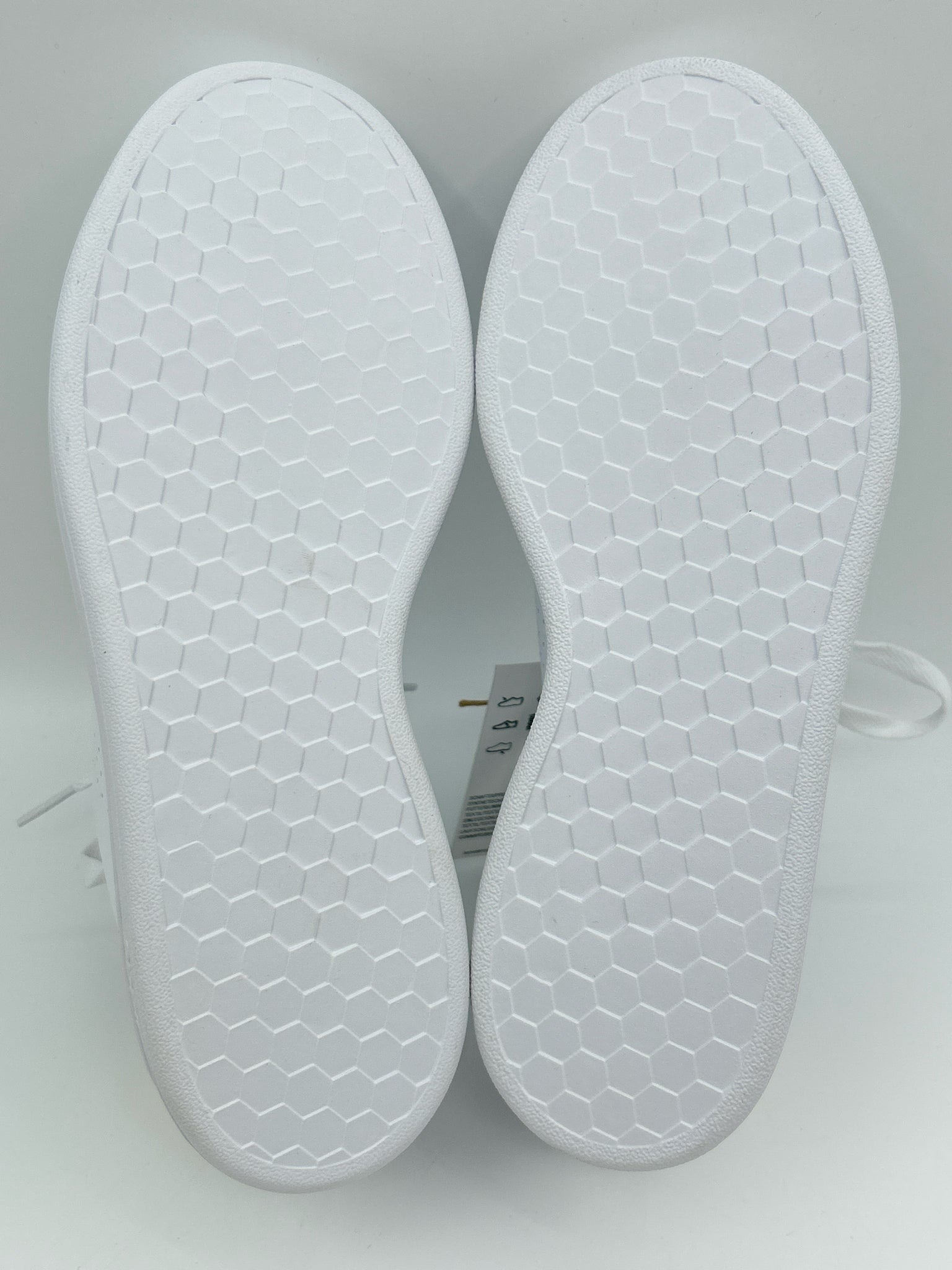 ADIDAS Size 7.5 White Women Sneakers NIB