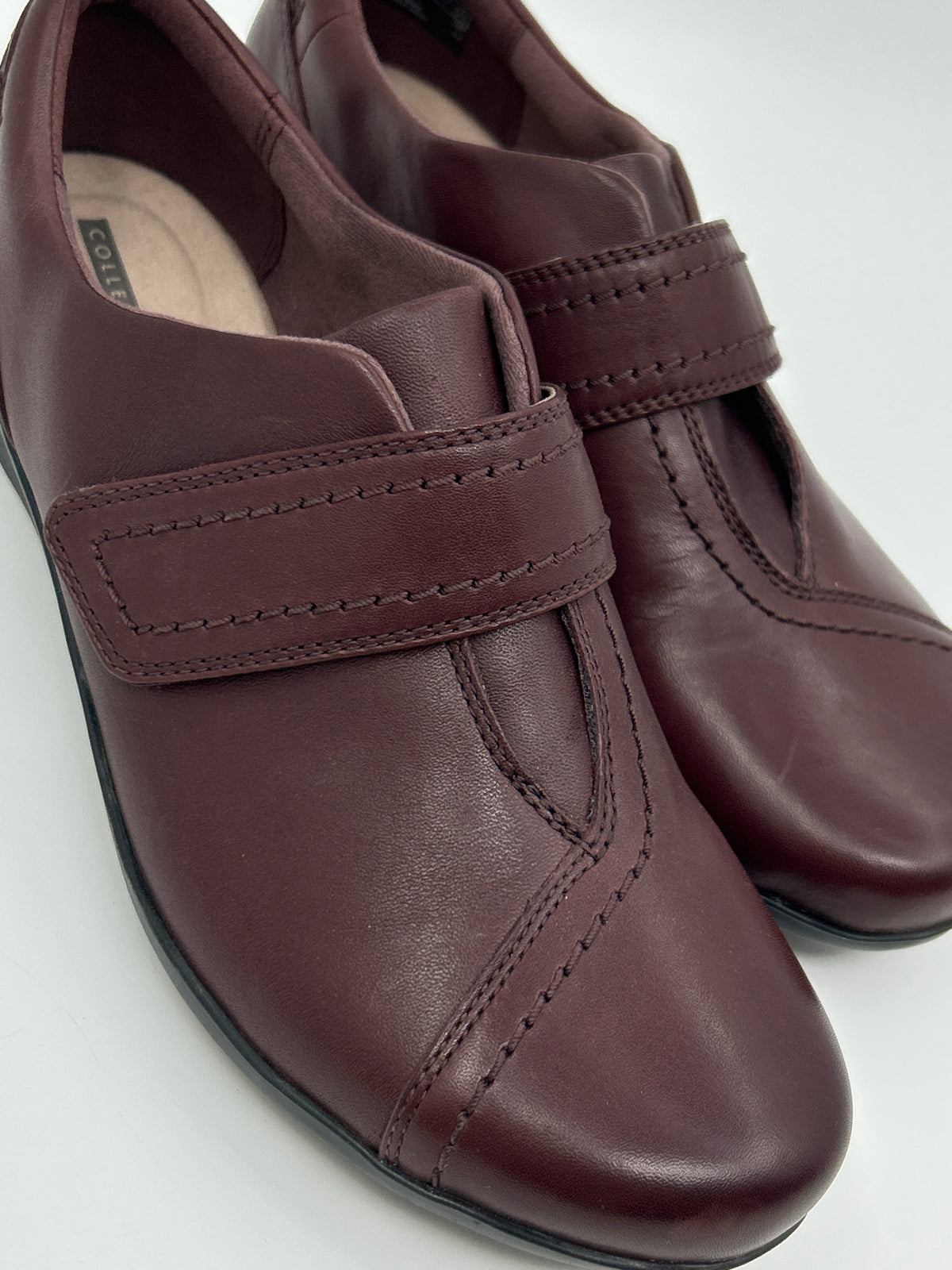 CLARKS COLLECTION NWOB Size 7 Burgundy Women Shoes