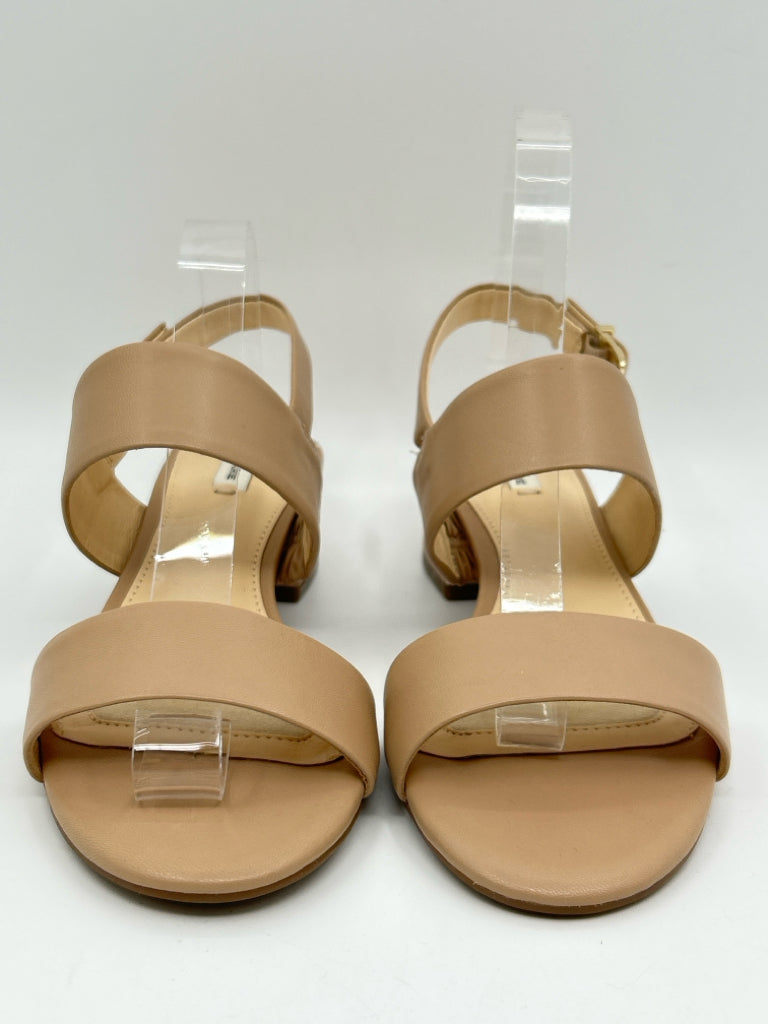 Alex Marie Women Size 7M nude Sandal