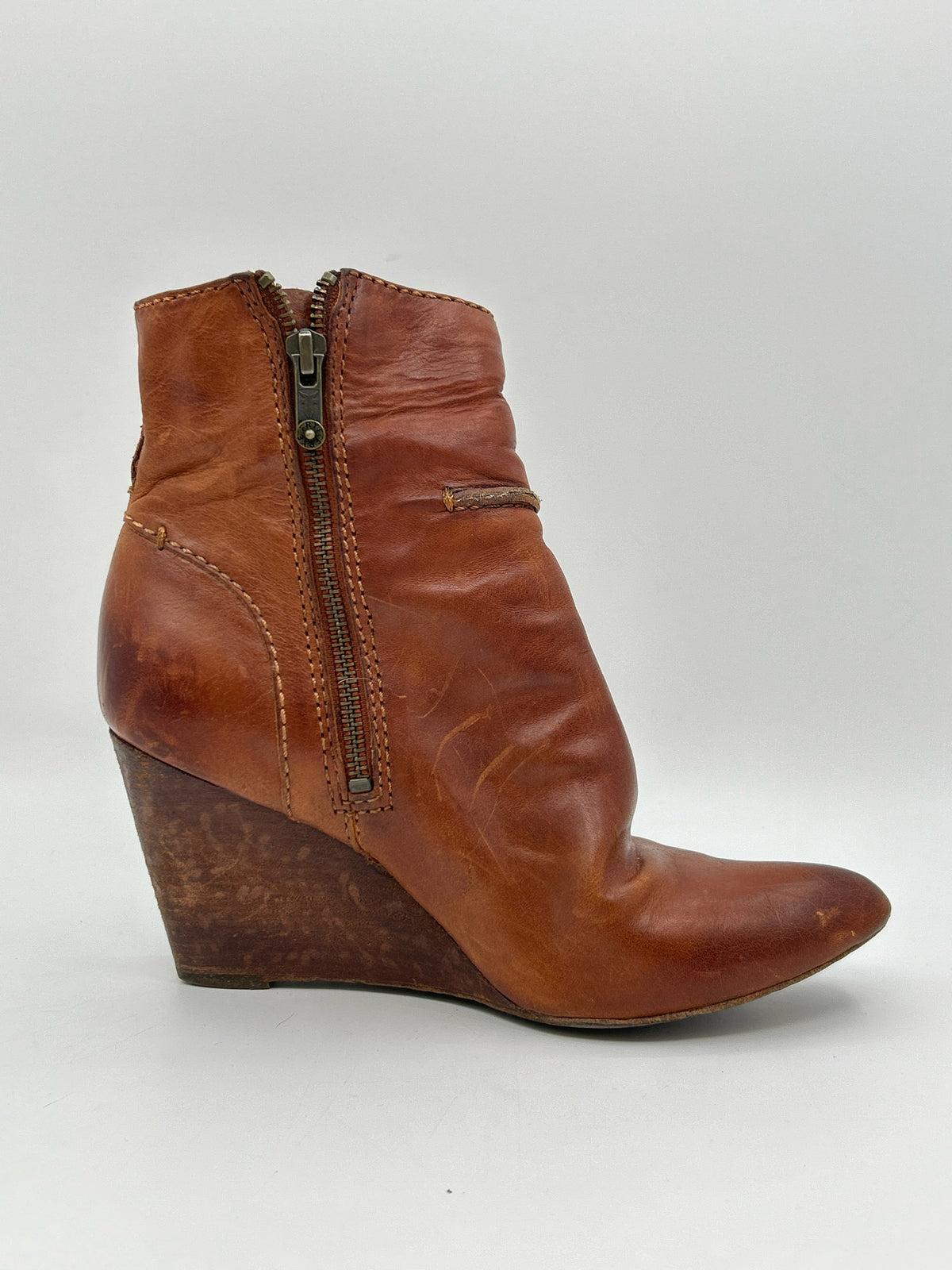 FRYE Size 7M Brown Women Booties