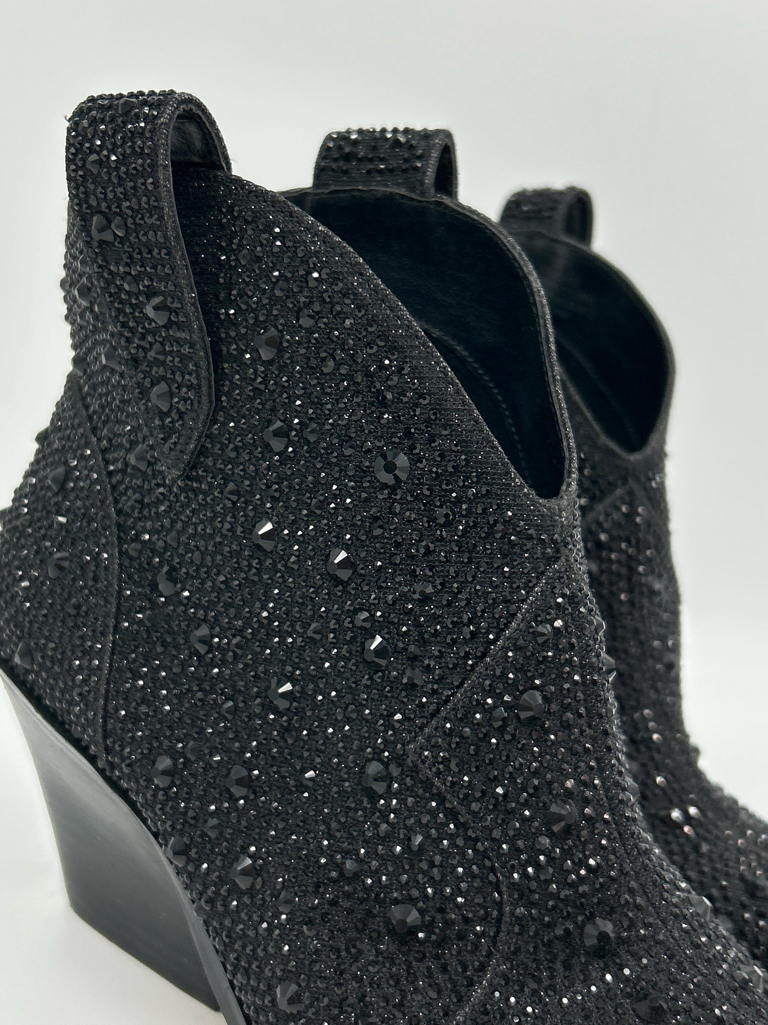 JESSICA SIMPSON NWOB Size 7M Black Women Booties