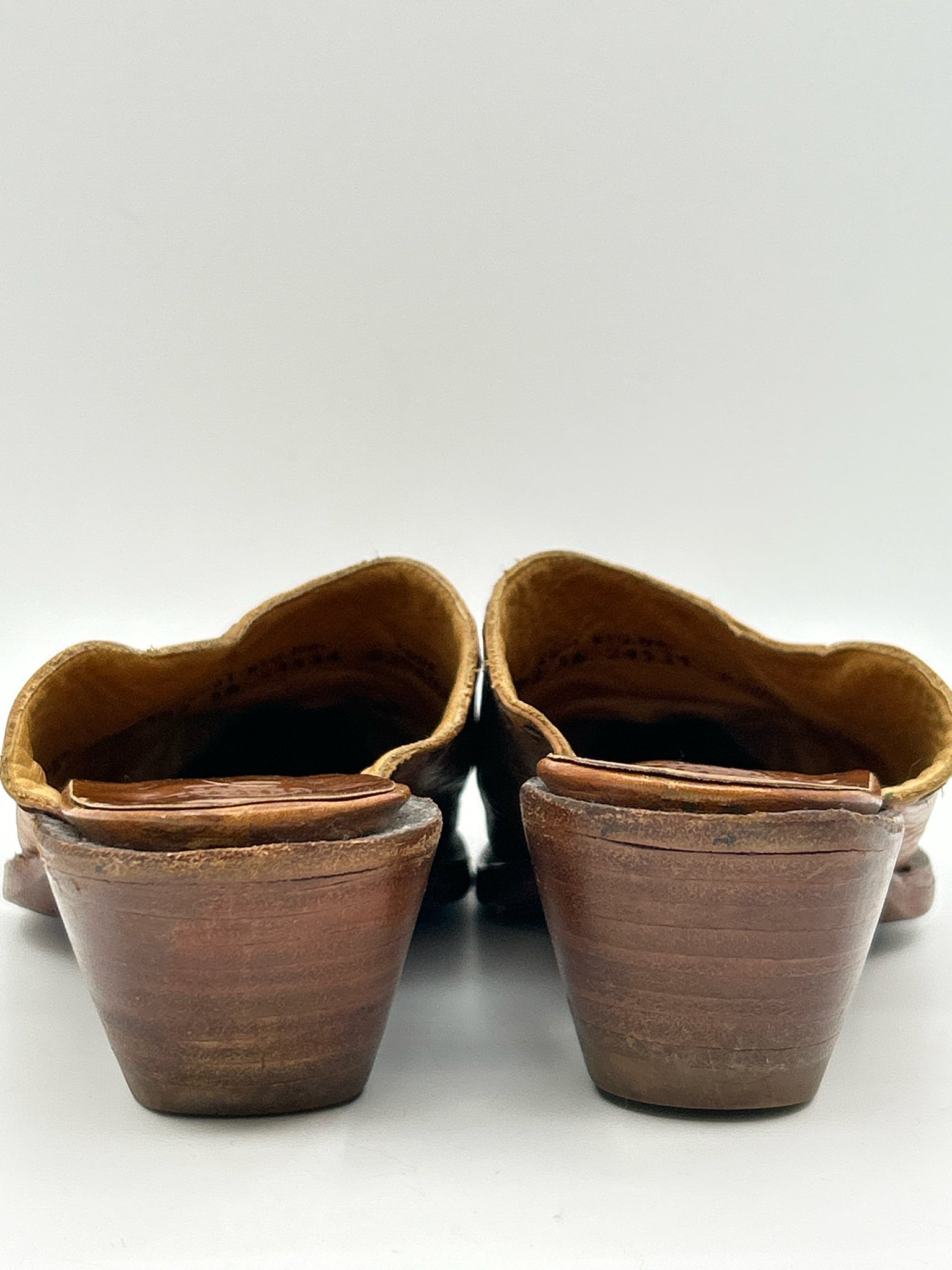 CORRAL Size 9M Tan Women Booties