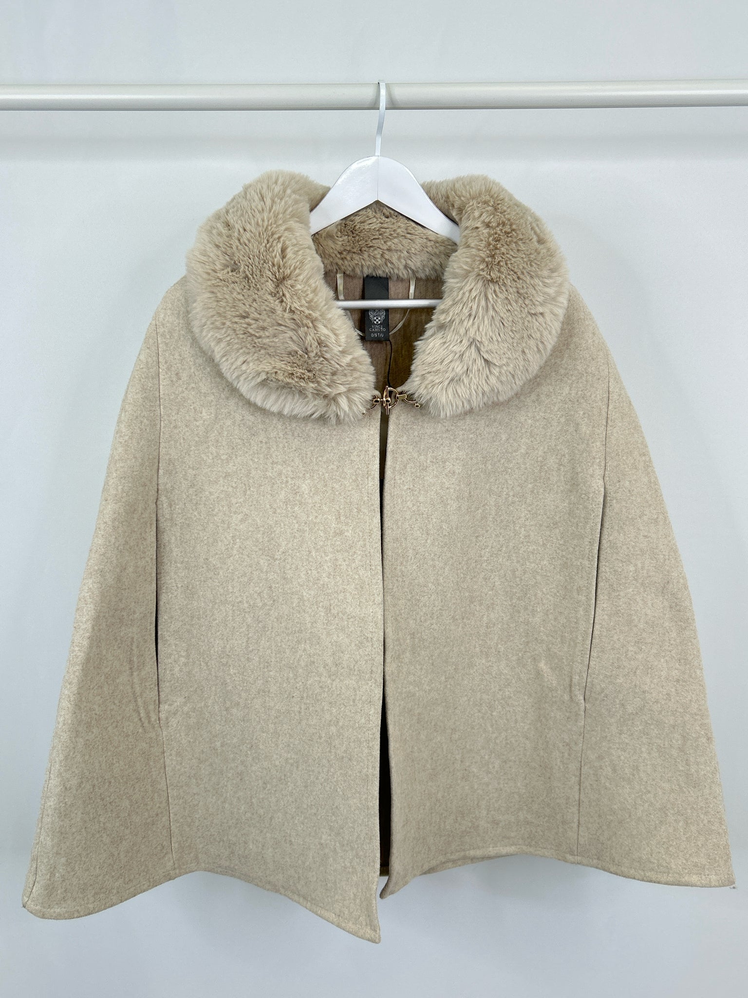 VINCE CAMUTO Size One Size Oatmeal Women Cape