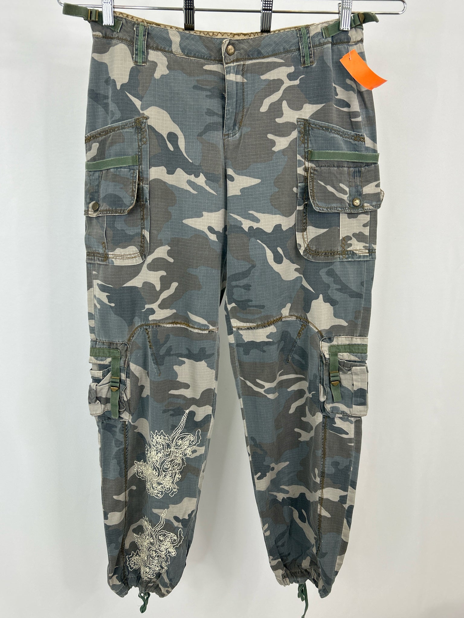 DA-NANG Size 34 CAMO Women Pants