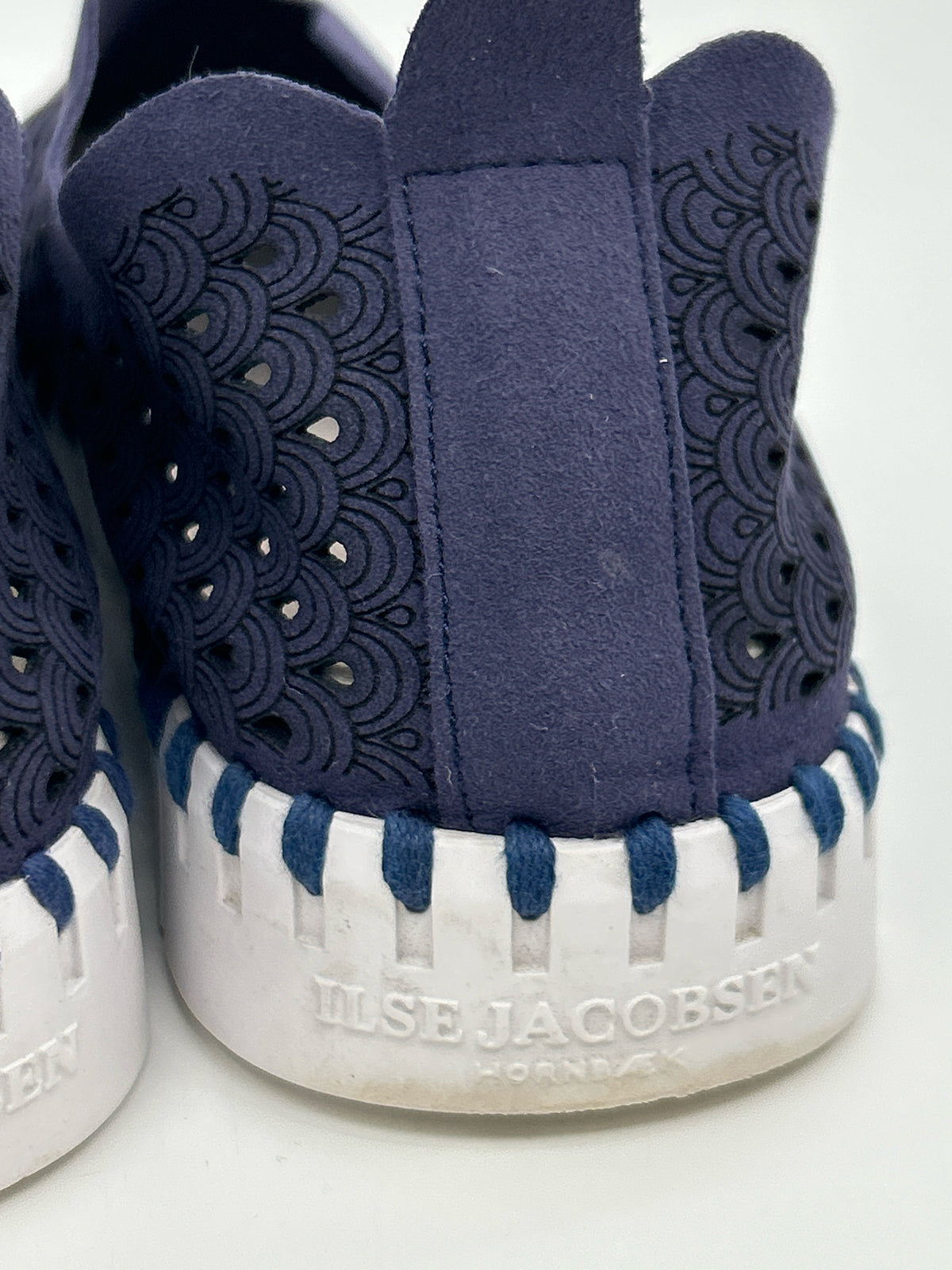 ILSE JACOBSEN Size 38 NAVY AND WHITE Women Sneakers