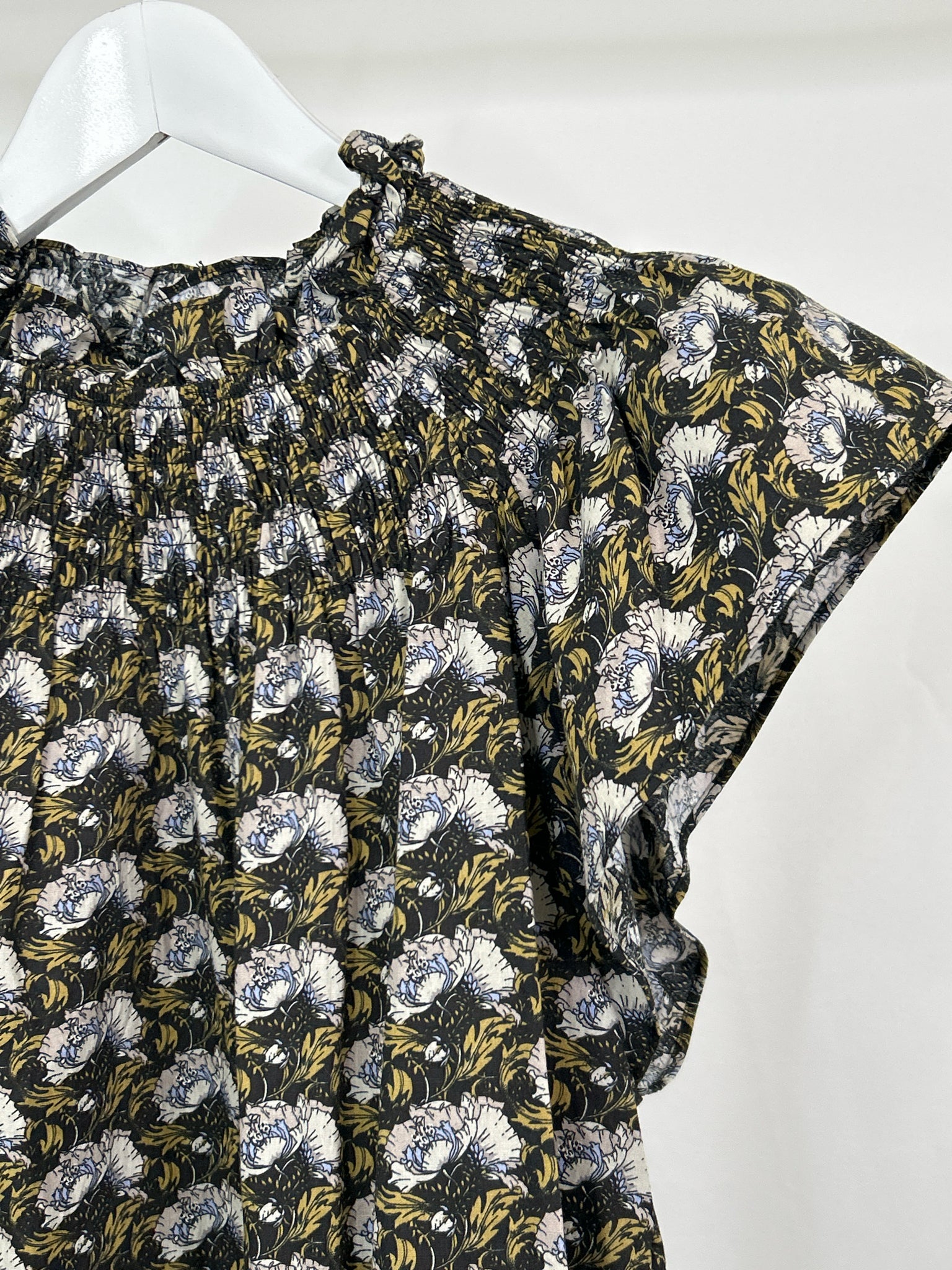 aureum NWT Size L Black Print Women Top