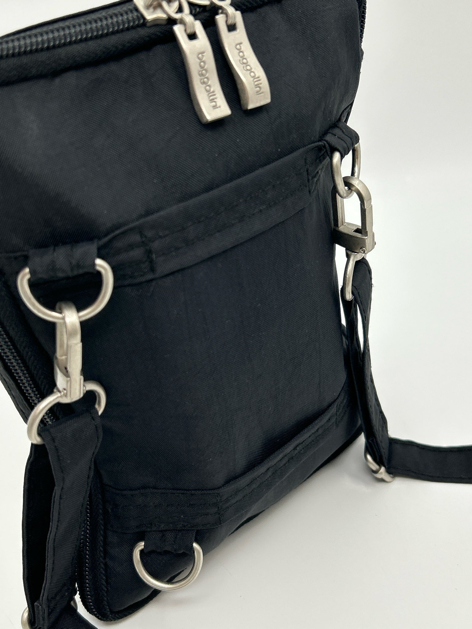 BAGGALLINI Black Women Purse