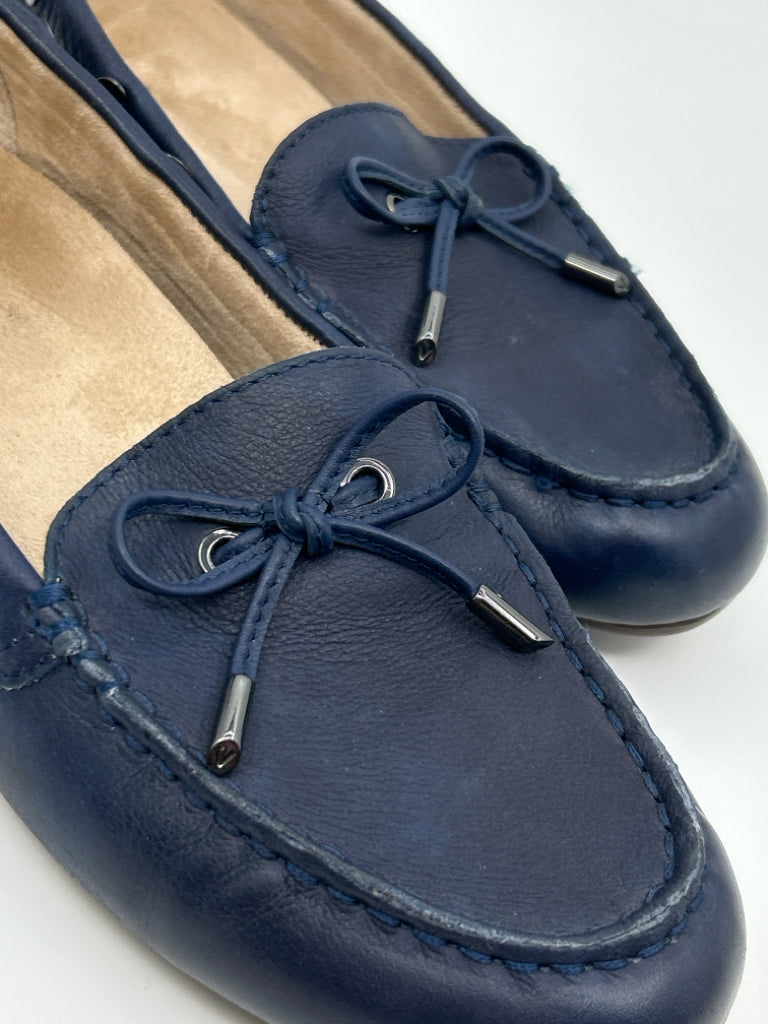 VIONIC Women Size 10 Navy Loafer Flats