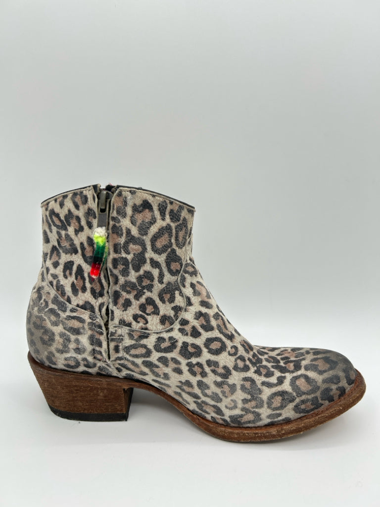 MACI BEAN Size 8 BEIGE AND BROWN Booties