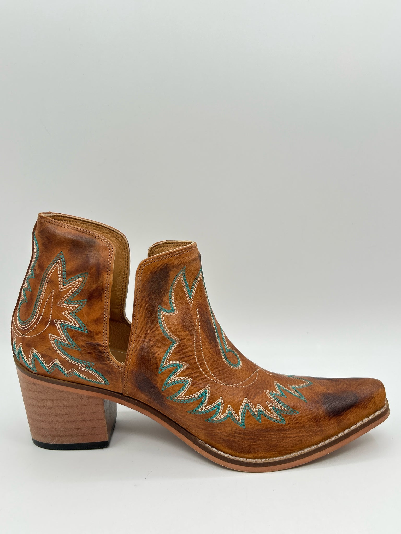 American Darling Size 9 Tan Women Booties NWOB