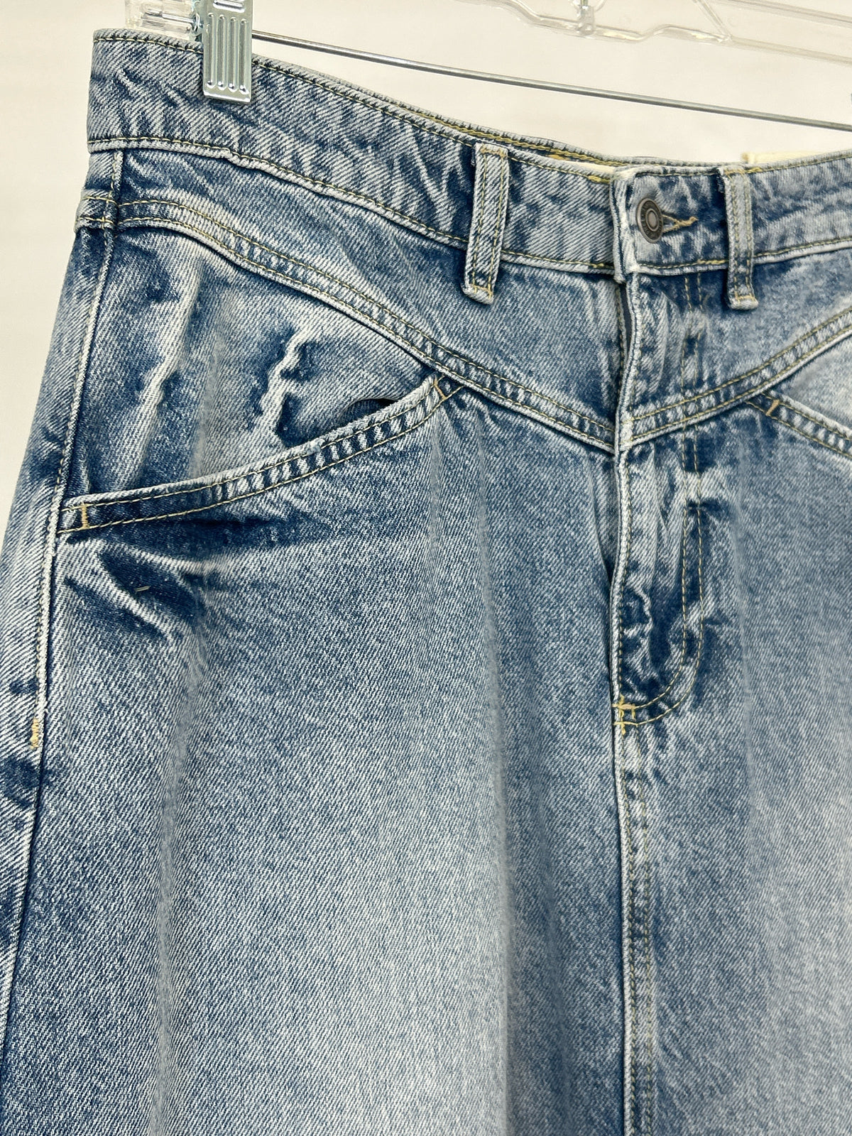 WE THE FREE NWT Size 4 BLUE DENIM Women Skirt