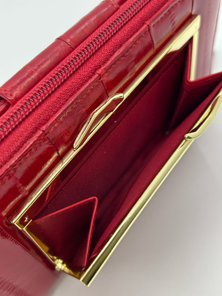 LEE SANDS Red Wallet