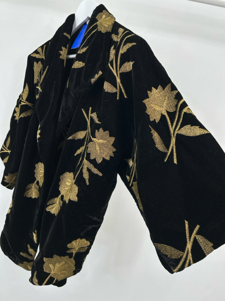 CHICO'S Women Size 0/2 BLACK AND GOLD Jacket