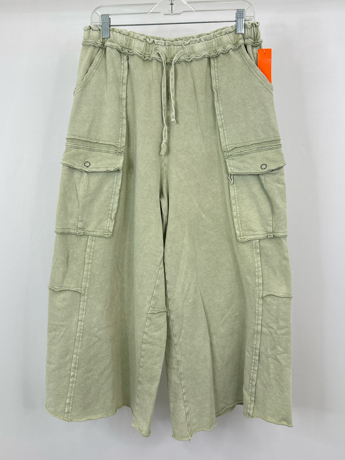 EASEL Size L light green Women Pants