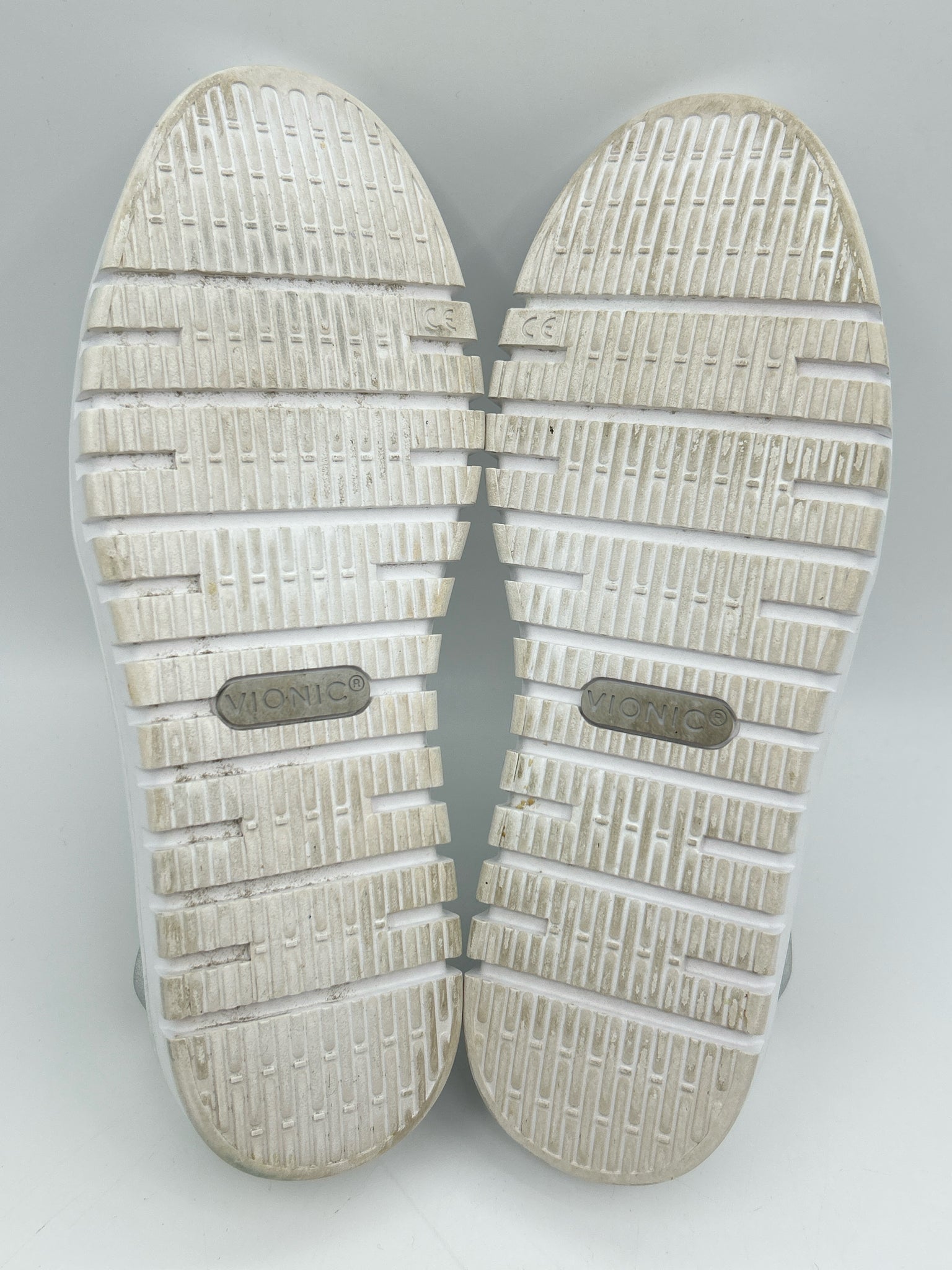 VIONIC Size 9.5 Silver Metallic Women Loafer