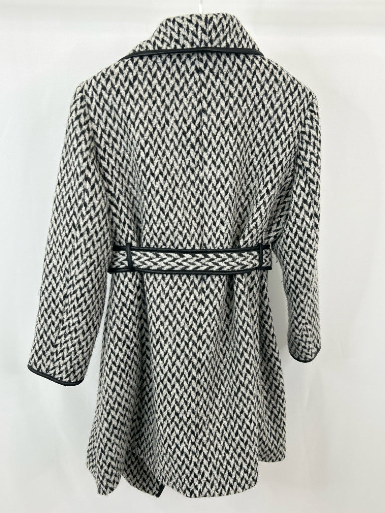 DKNY Women Size 2X Black and White Coat