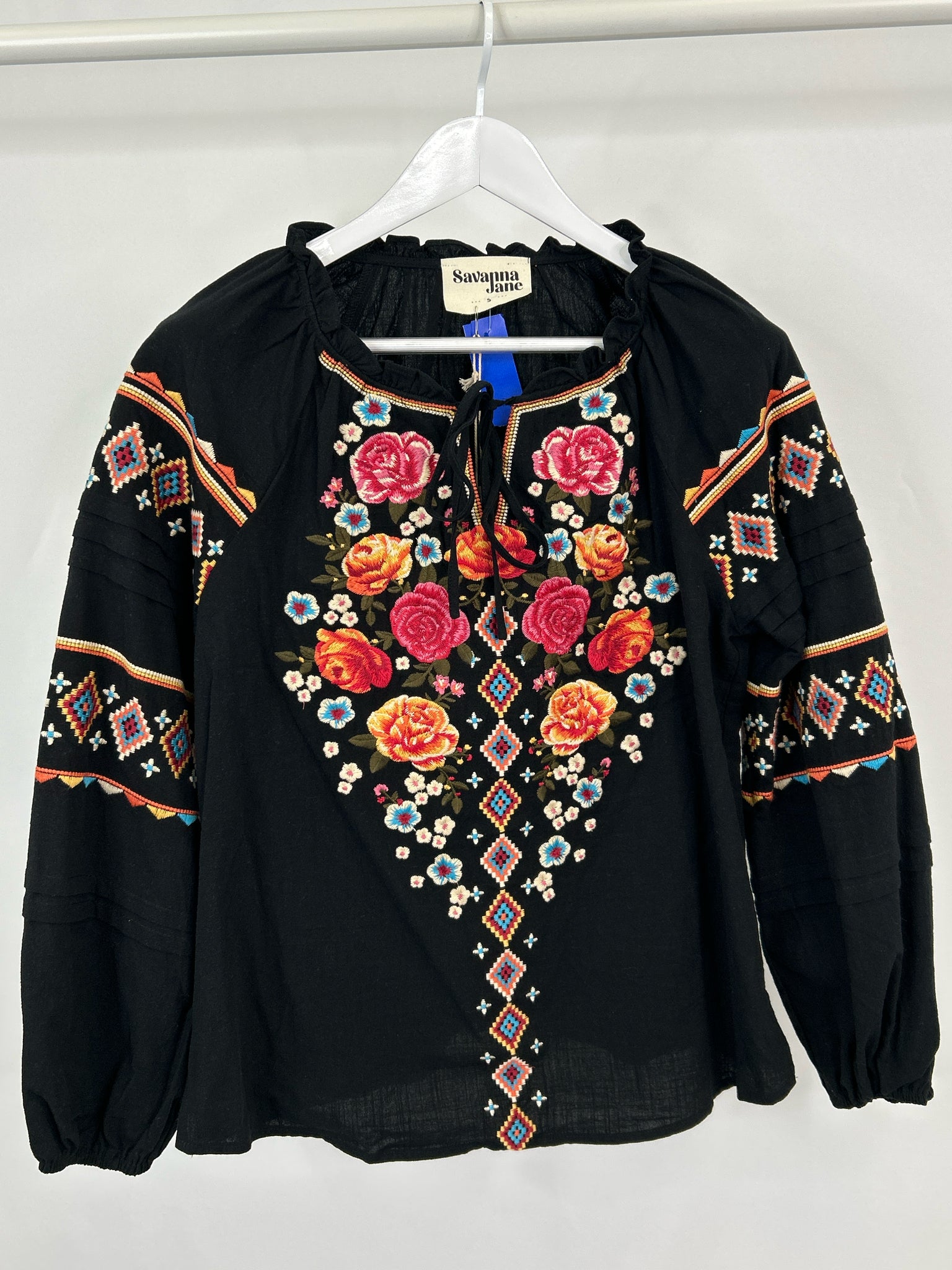 SAVANNA JANE NWT Size S Black Floral Women Top