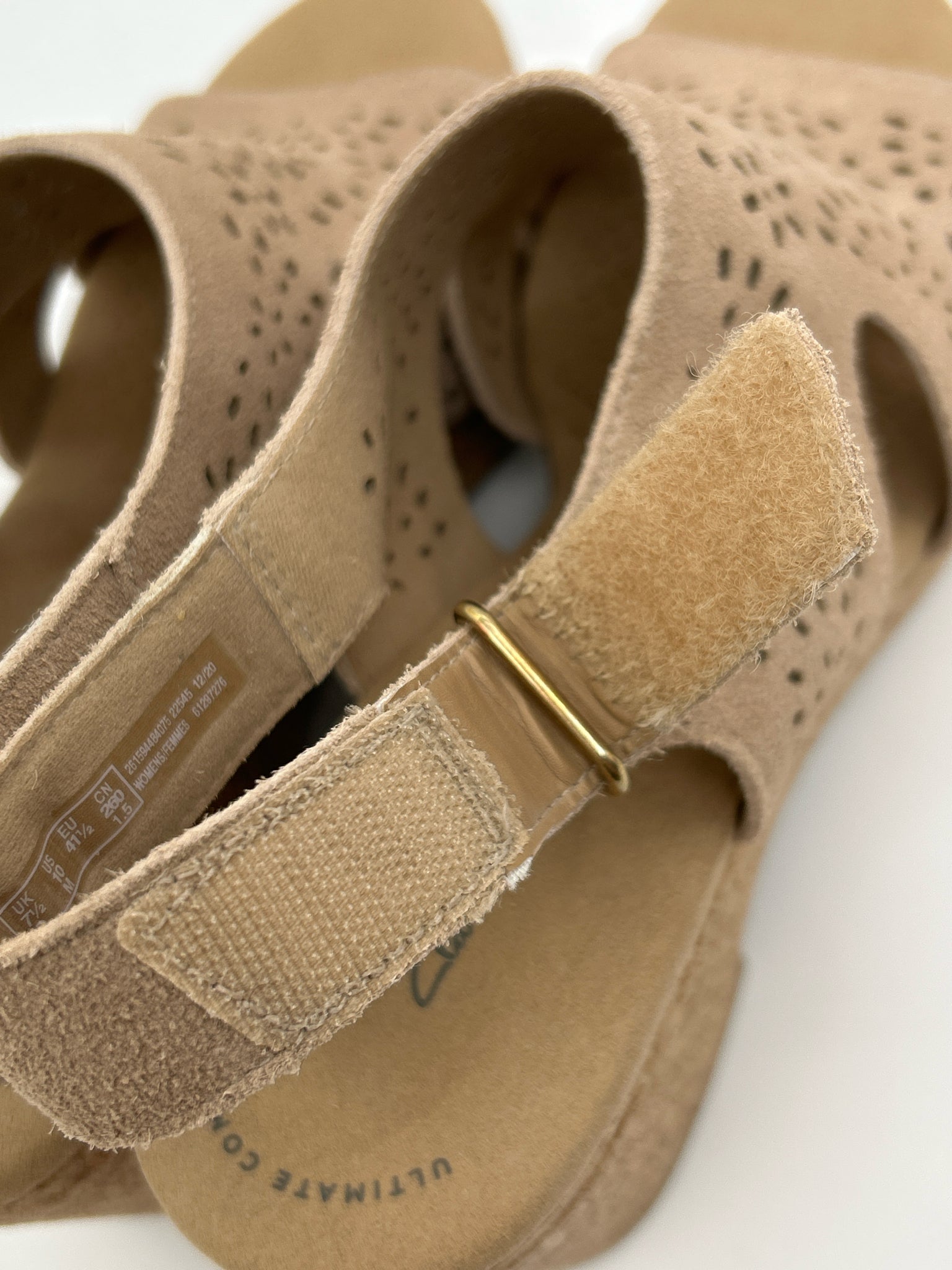 COLLECTION BY CLARKS Size 10M SAND Women Sandal