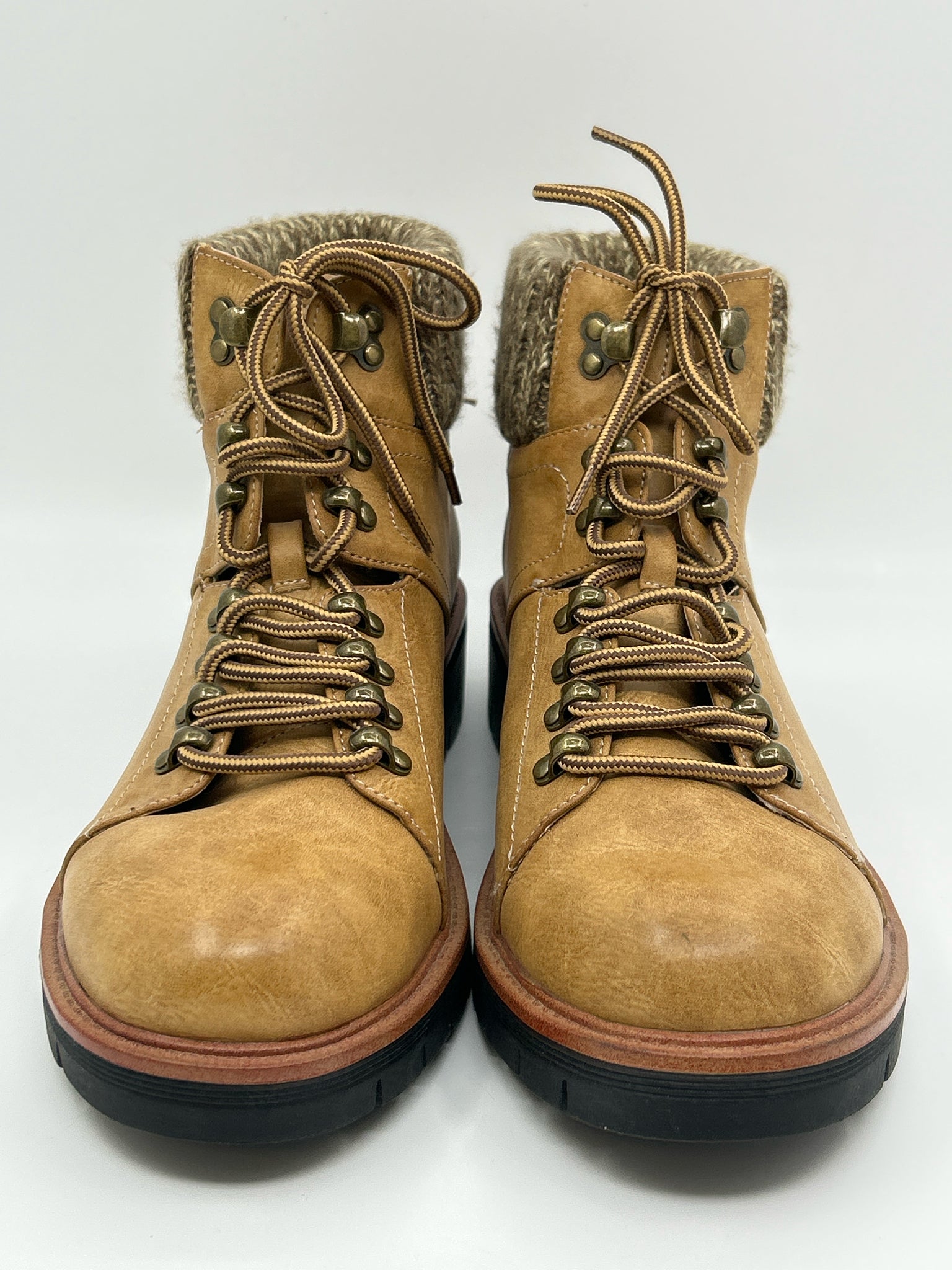 MIA NWT Size 10 Tan Women Booties