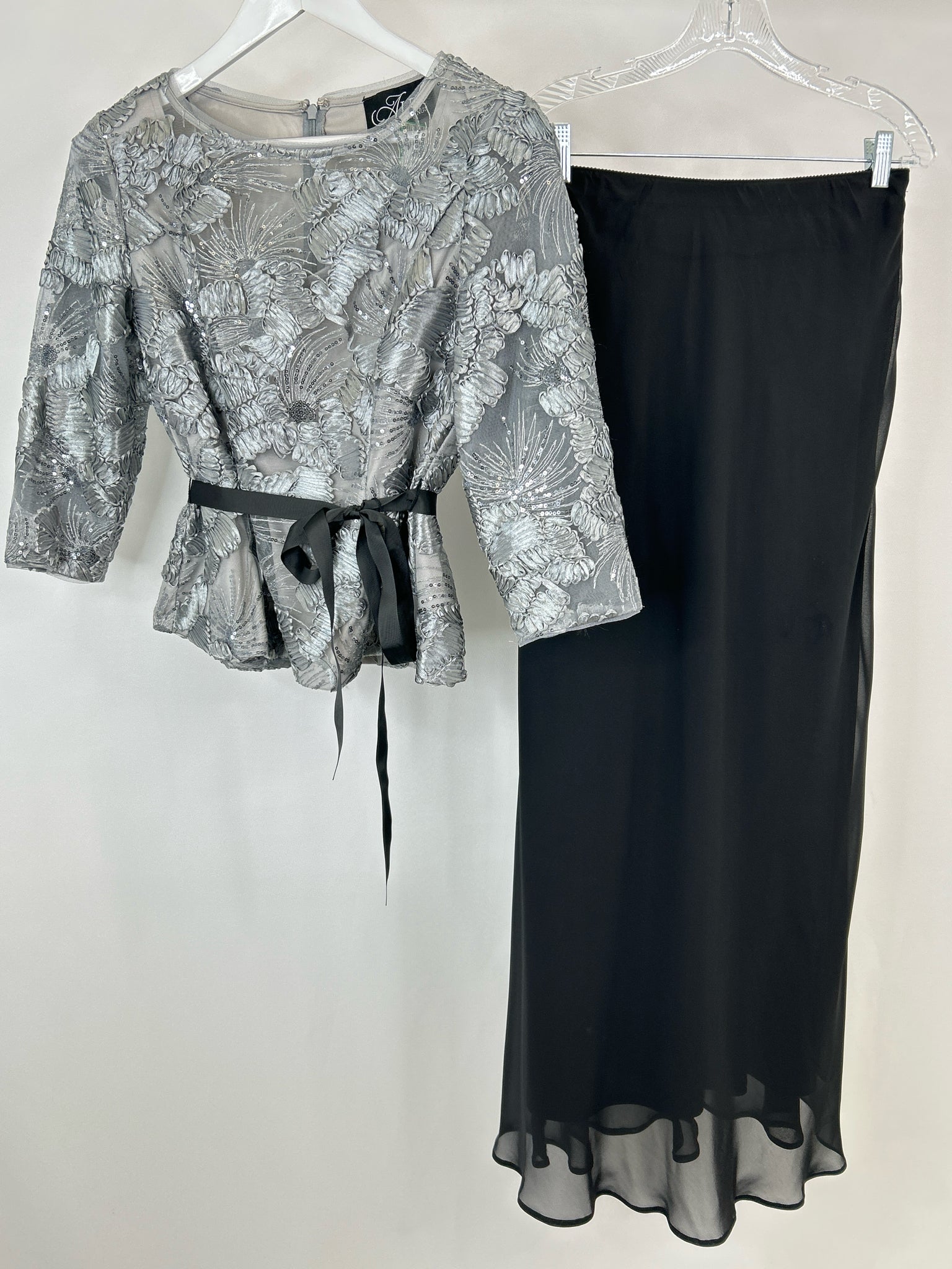 ALEX EVENINGS Size S black and grey Women 2-Piece w/skirt