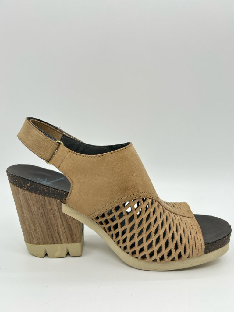 OTBT Size 7M Brown Women's Sandal