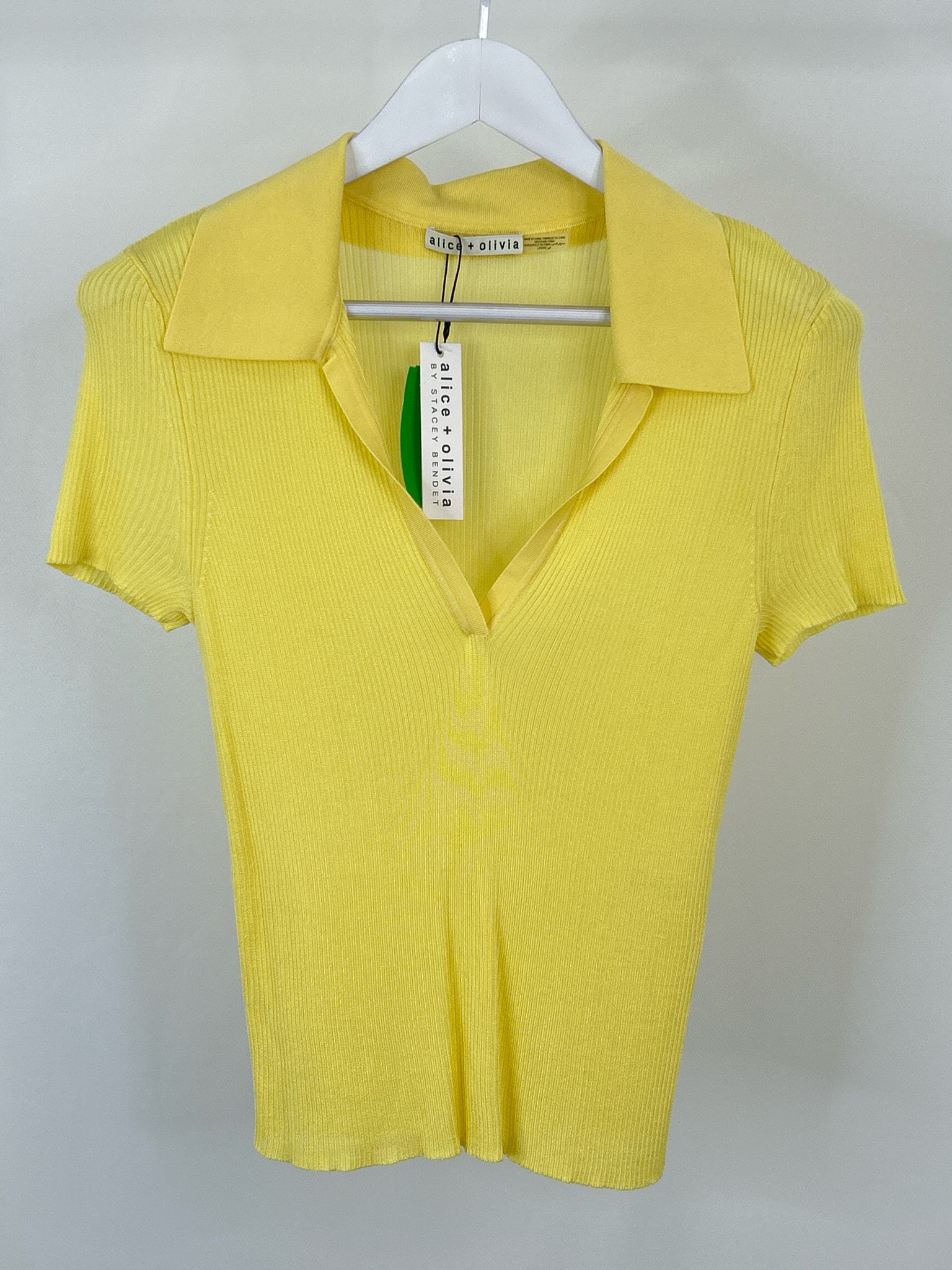 ALICE + OLIVIA NWT Size L Yellow Women Top