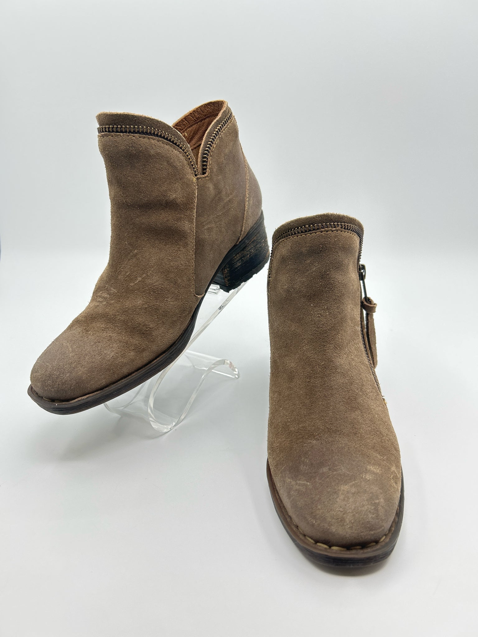 BORN Size 6.5 Brown Women Booties