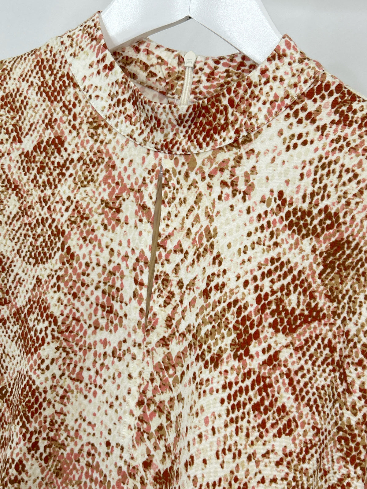 CHICO'S Size S White and Terracotta Women Top