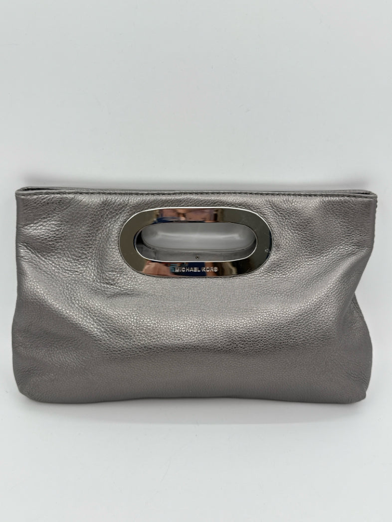 MICHAEL KORS METALLIC GREY Clutch