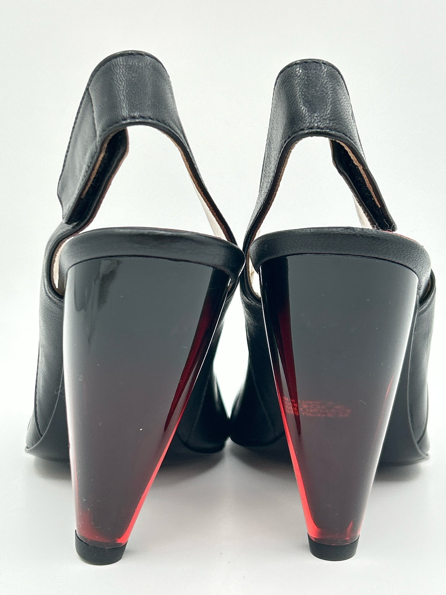Colin Robertson Size 8 Black Women Pumps