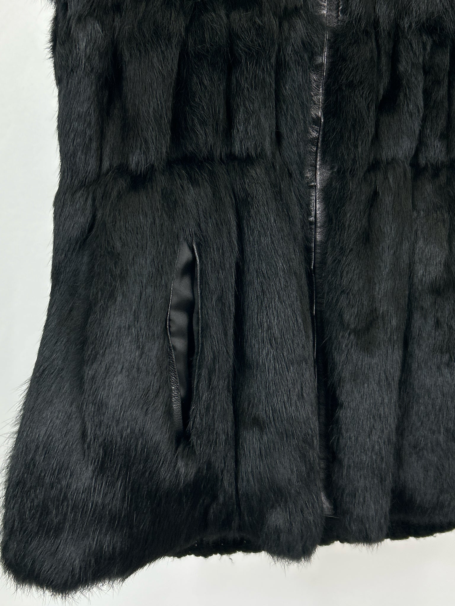 LINDA RICHARDS Size M Black Fur Women Vest Reversible