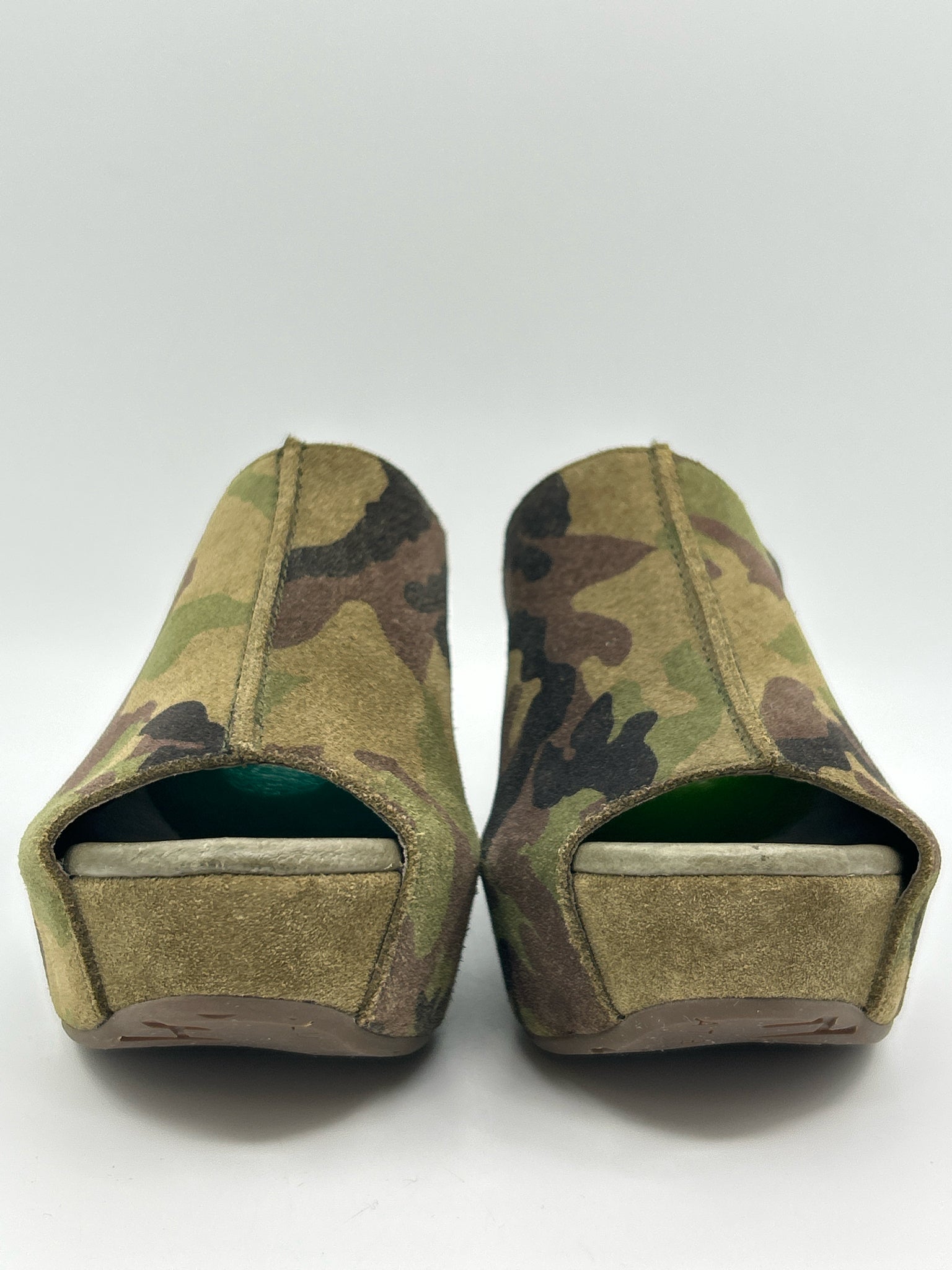 CHOCOLAT BLU Size 8.5 Green Camo Women Sandal