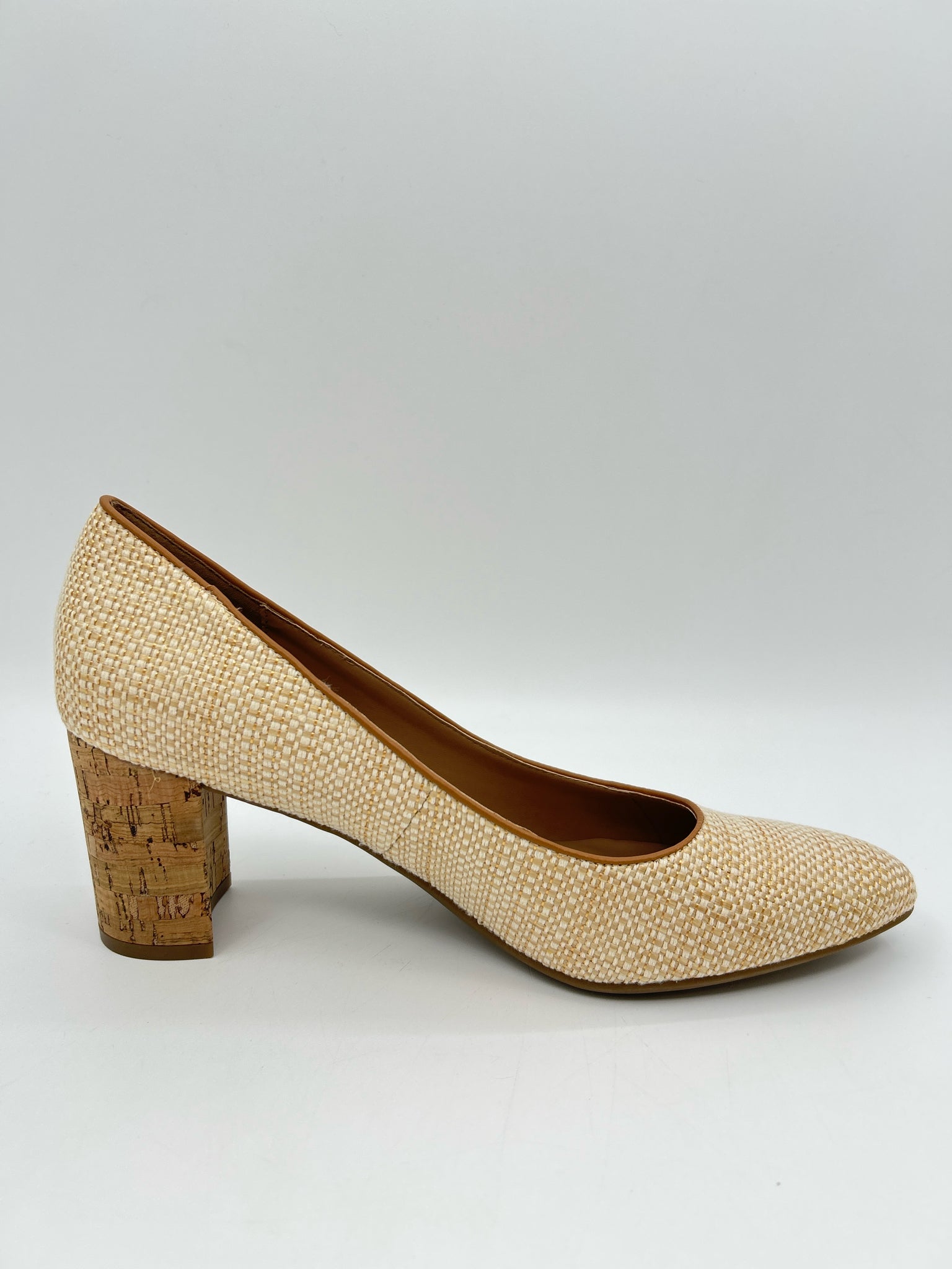 AEROSOLES Size 11M Natural Women Pumps