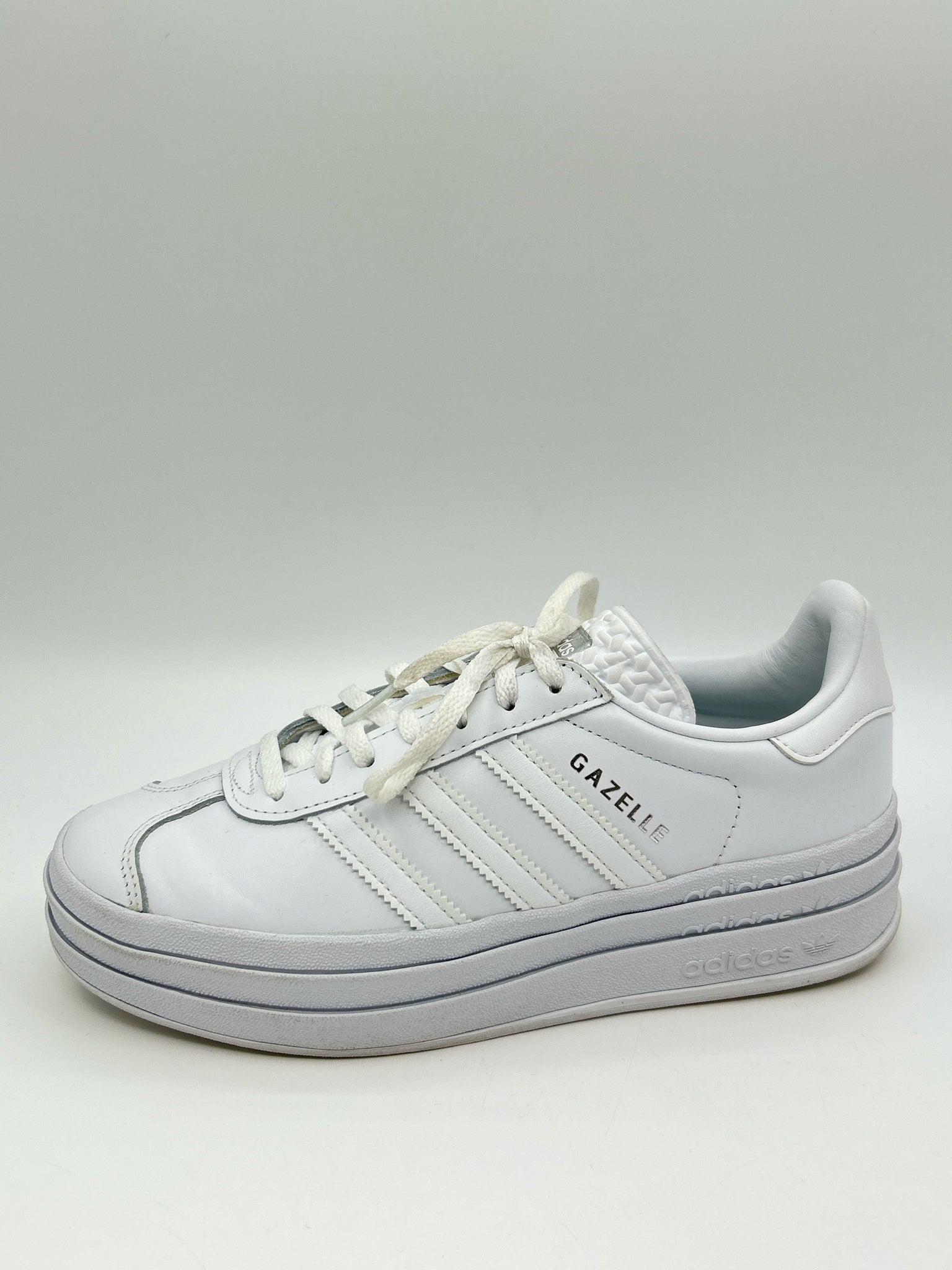 ADIDAS Size 7.5 White Women Sneakers