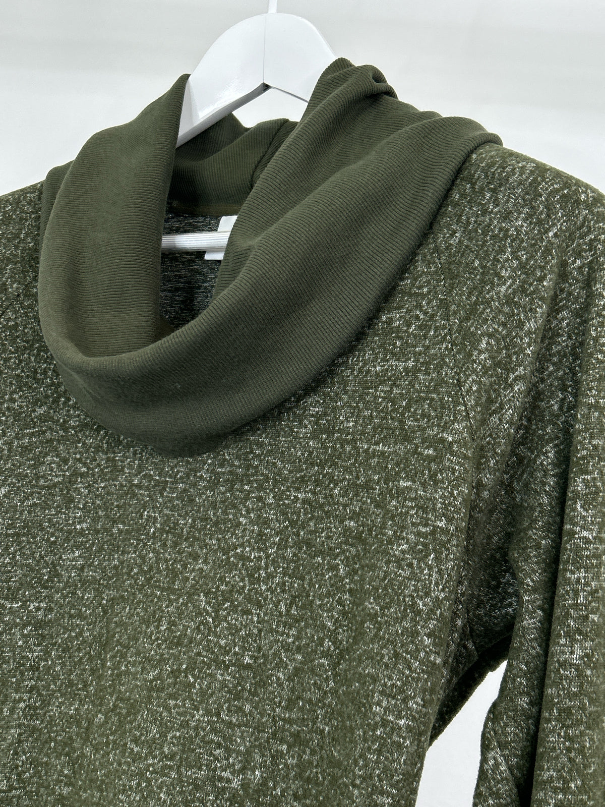 CABI Size M OLIVE GREEN Women Dress