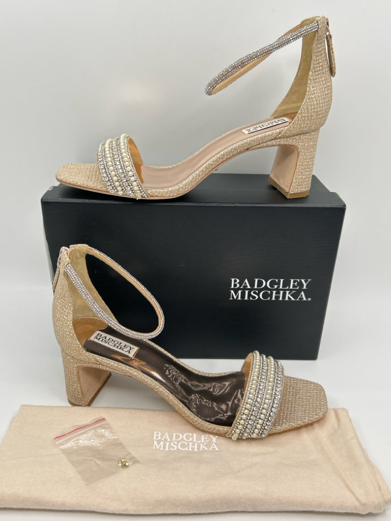 BADGLEY MISCHKA Women Size 11 Gold Sandal