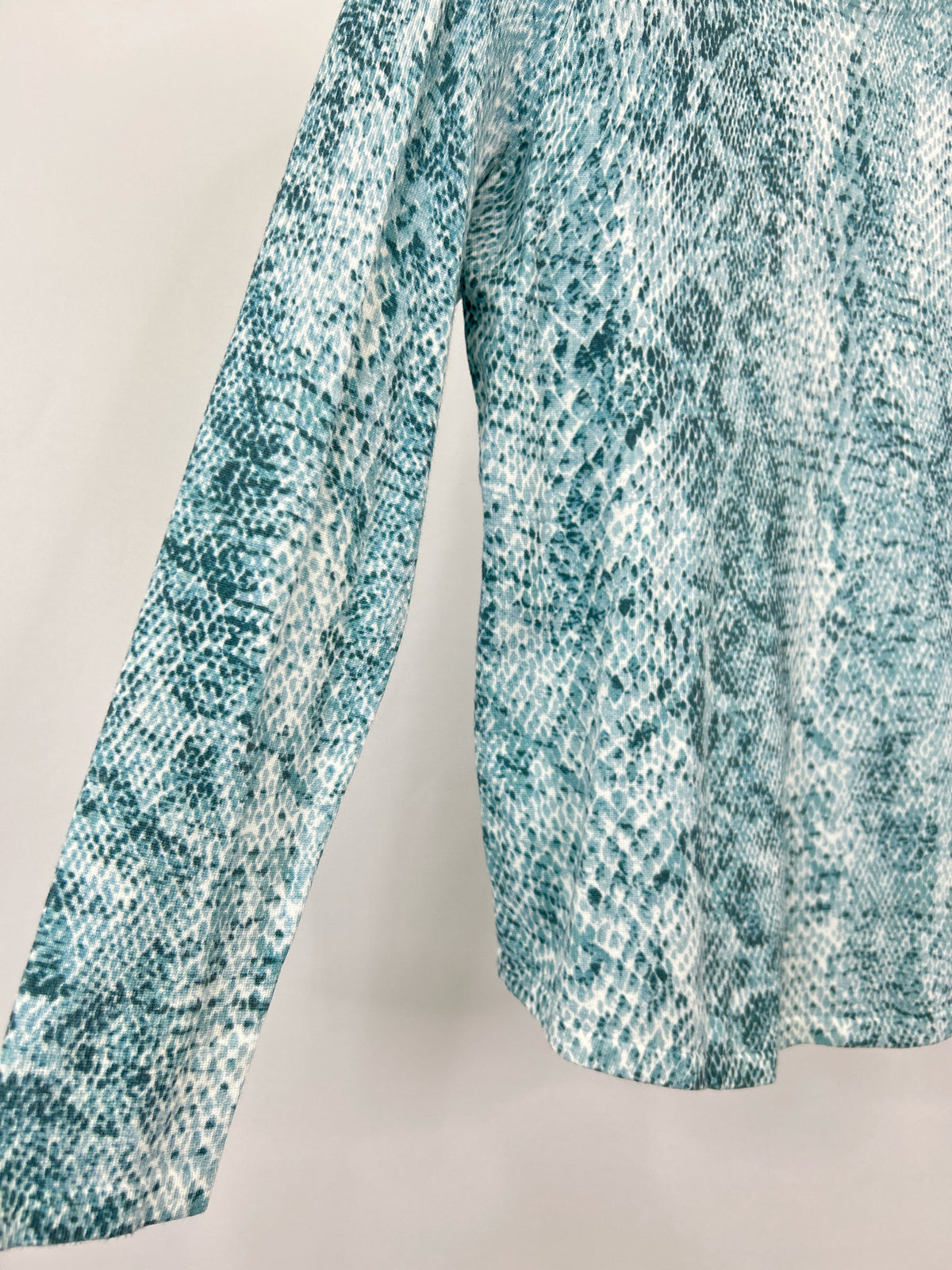 CHICO'S Size S TEAL AND WHITE Women Sweater